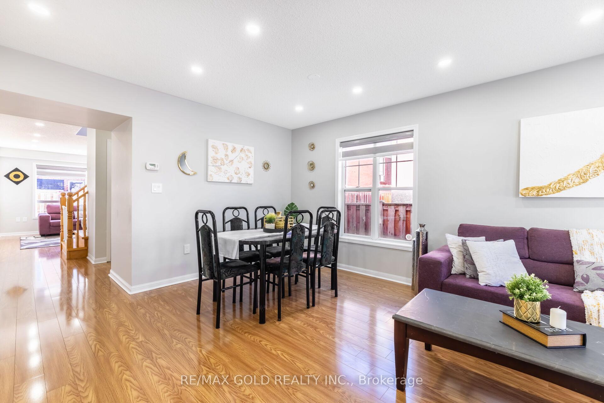 Photo 10 of 210 Owlridge Drive, Brampton, Credit Valley — HOMEH