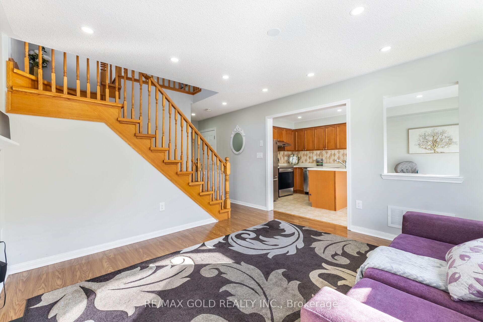 Photo 14 of 210 Owlridge Drive, Brampton, Credit Valley — HOMEH
