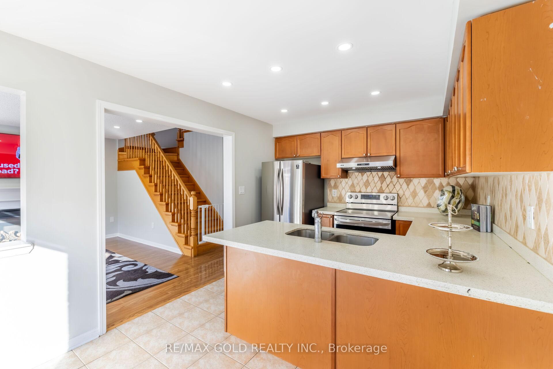 Photo 19 of 210 Owlridge Drive, Brampton, Credit Valley — HOMEH