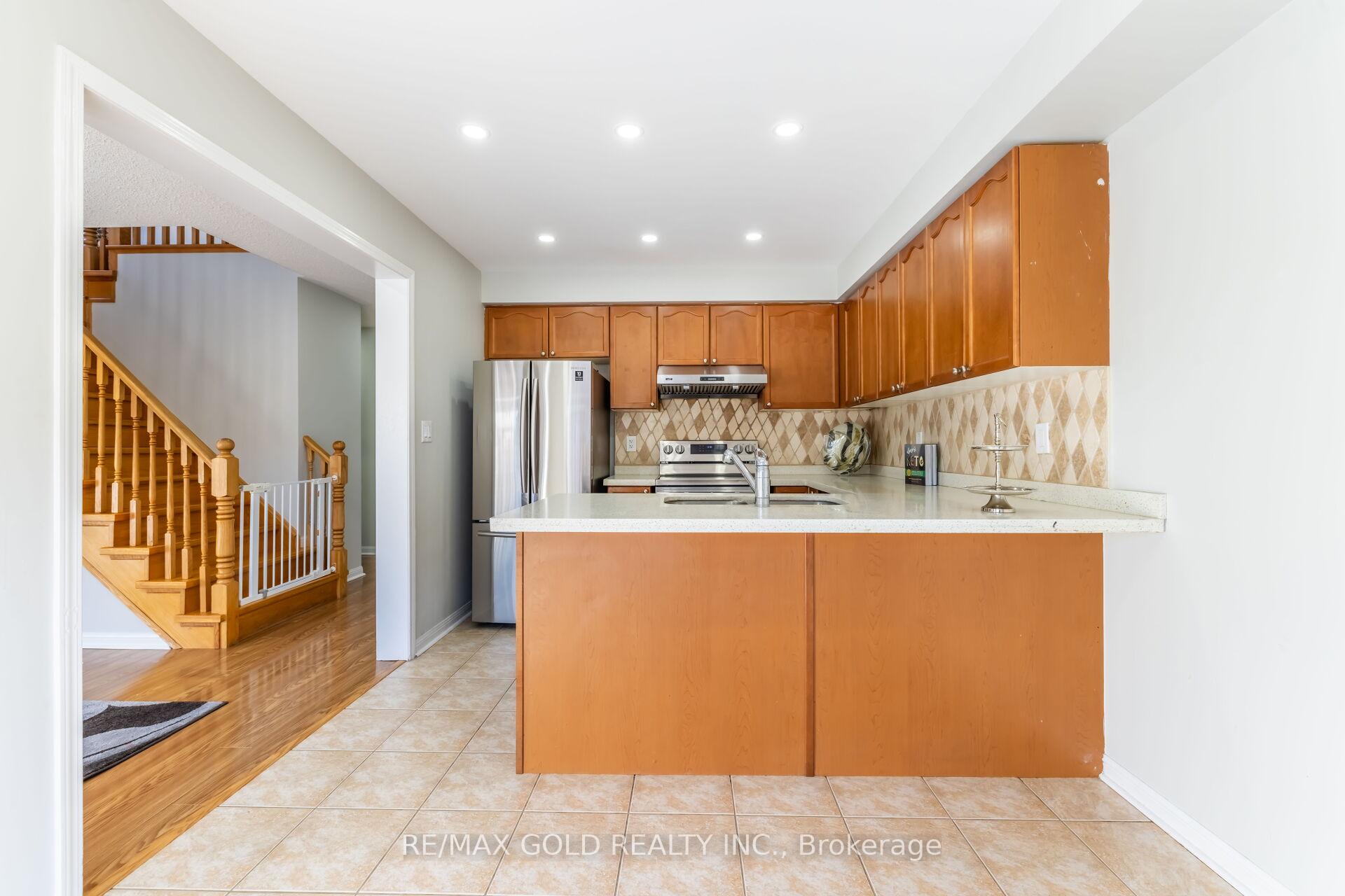 Photo 20 of 210 Owlridge Drive, Brampton, Credit Valley — HOMEH