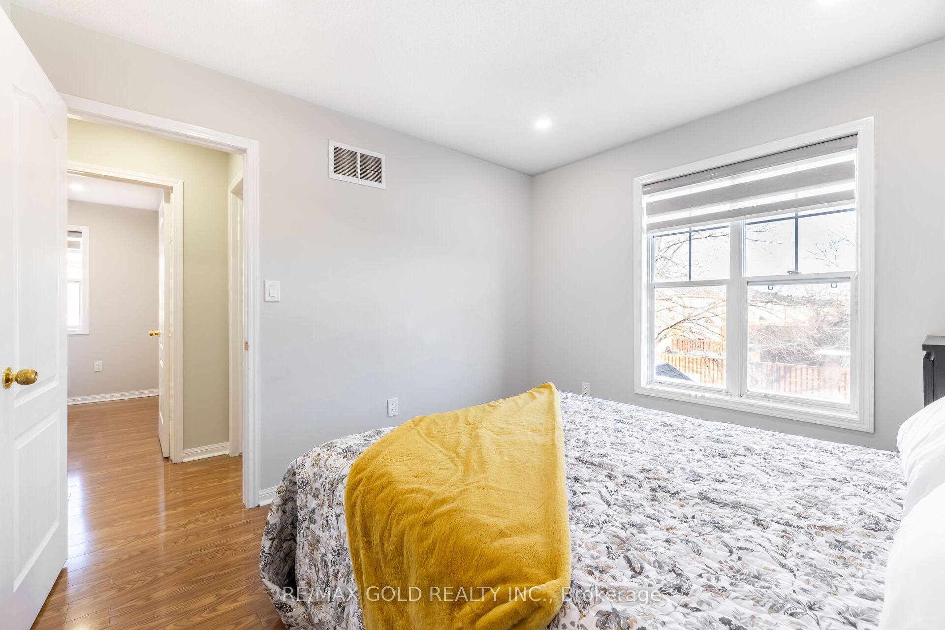 Photo 54 of 210 Owlridge Drive, Brampton, Credit Valley — HOMEH