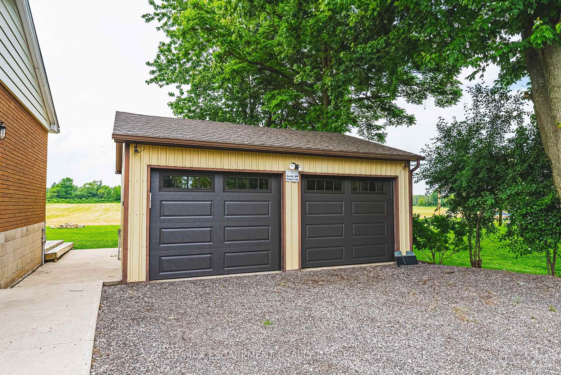 Photo 3 of 1451 6th Con Road W, Hamilton, Rural Flamborough — HOMEH