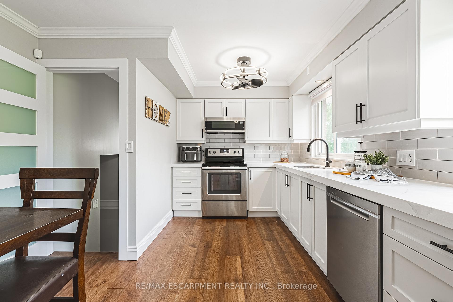 Photo 7 of 1451 6th Con Road W, Hamilton, Rural Flamborough — HOMEH