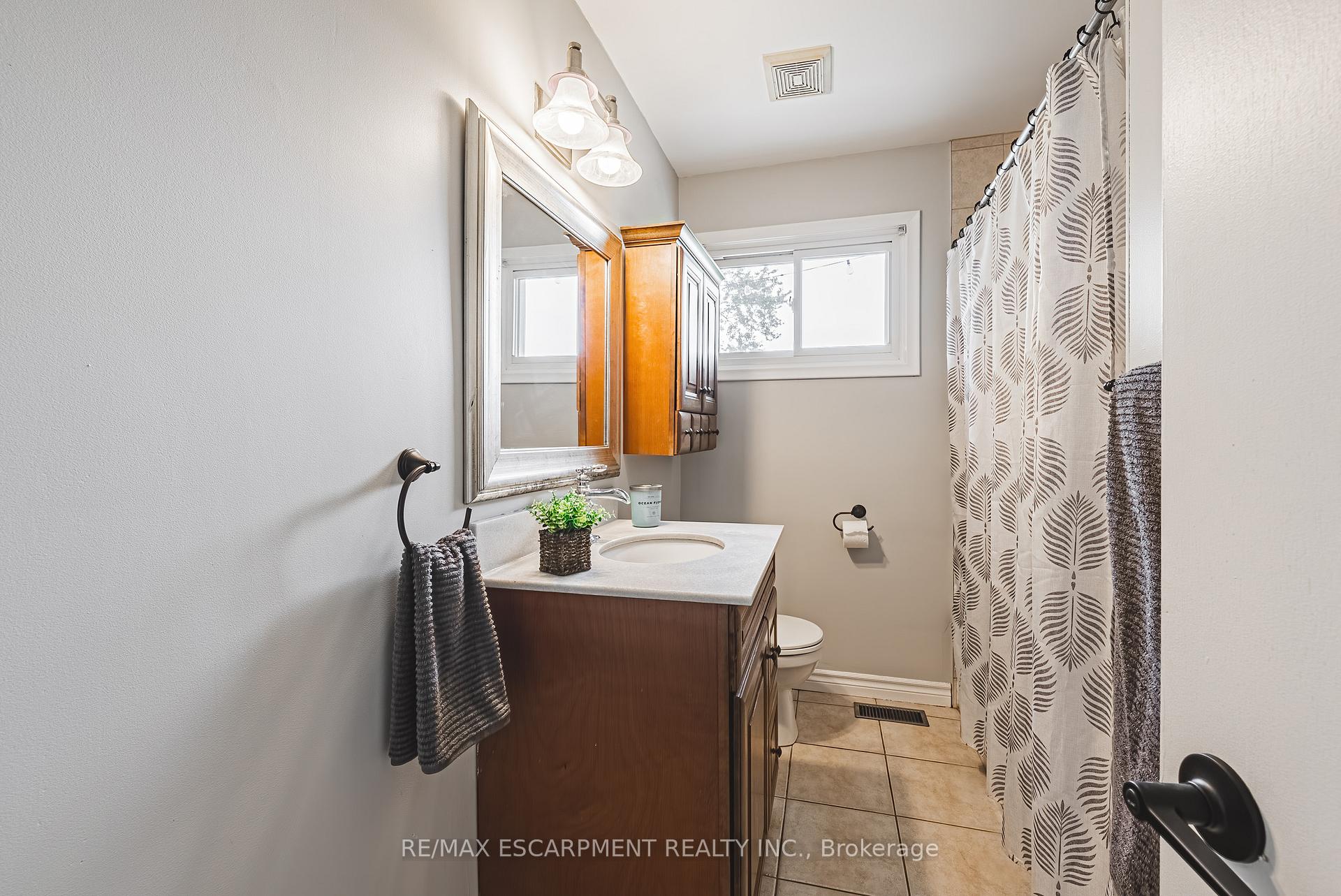 Photo 17 of 1451 6th Con Road W, Hamilton, Rural Flamborough — HOMEH