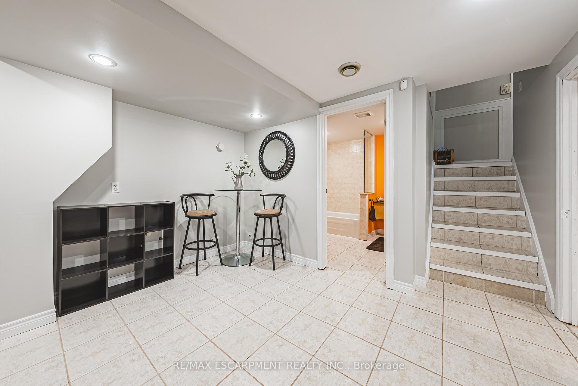 Photo 23 of 1451 6th Con Road W, Hamilton, Rural Flamborough — HOMEH