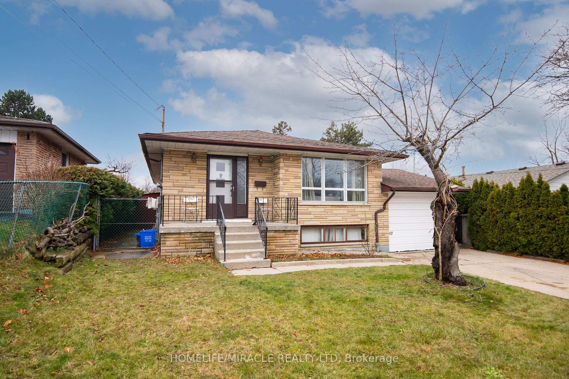 Photo 1 of 6 Glenmurray Court S, Hamilton, Red Hill — HOMEH