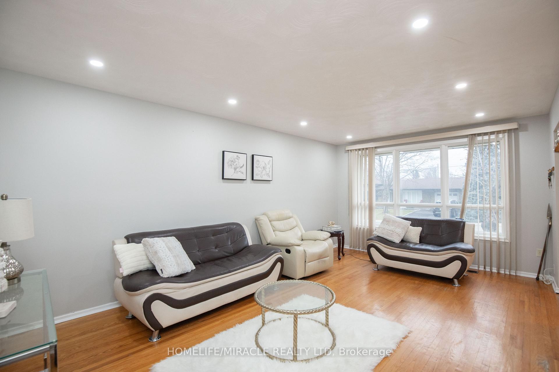 Photo 8 of 6 Glenmurray Court S, Hamilton, Red Hill — HOMEH