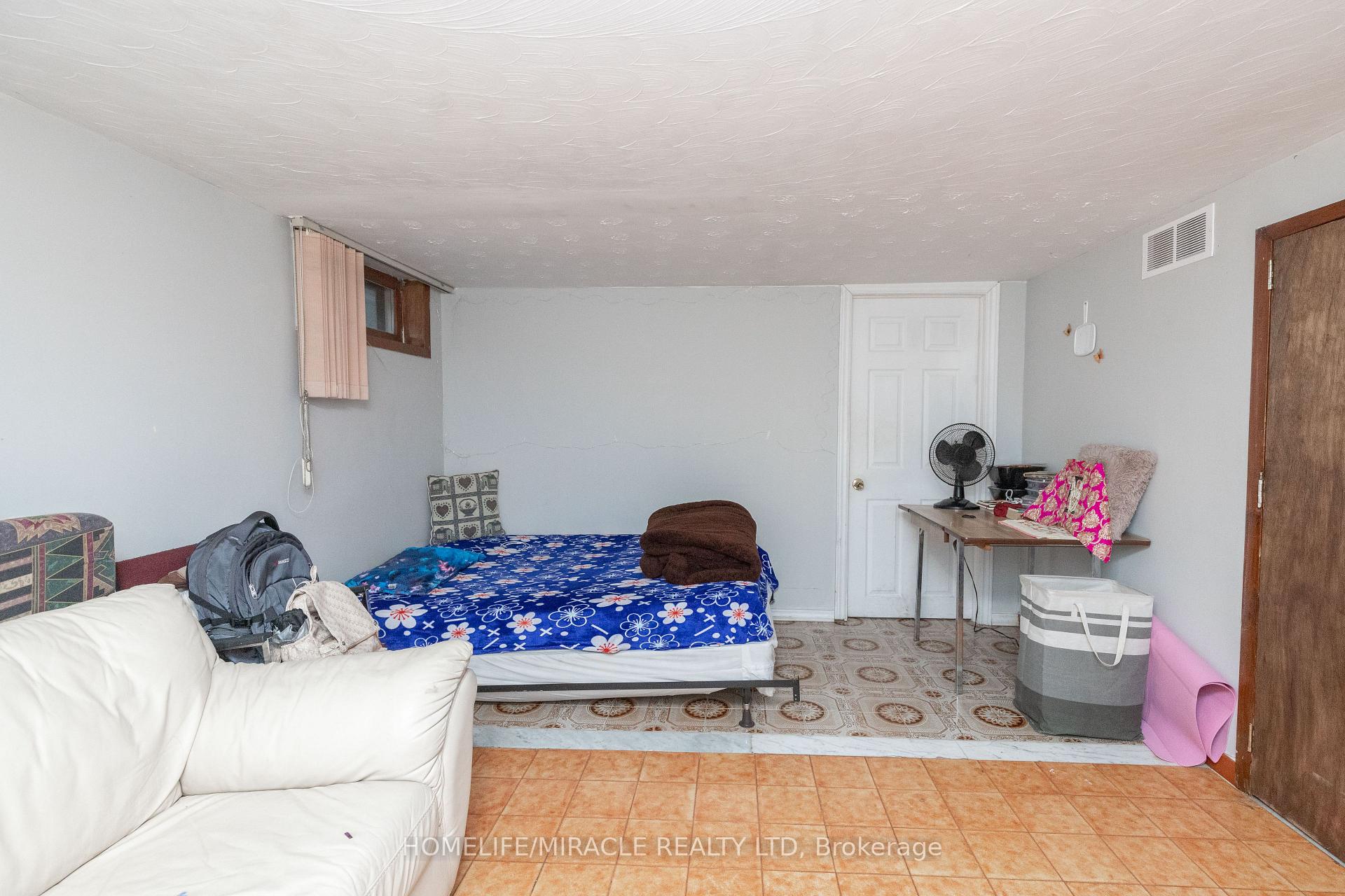 Photo 24 of 6 Glenmurray Court S, Hamilton, Red Hill — HOMEH
