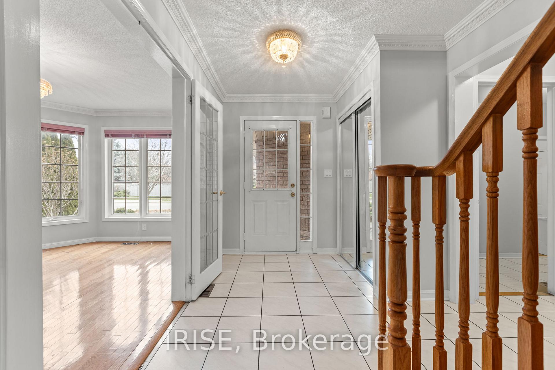 Photo 3 of 185 Mountainberry Road, Brampton, Sandringham-Wellington — HOMEH