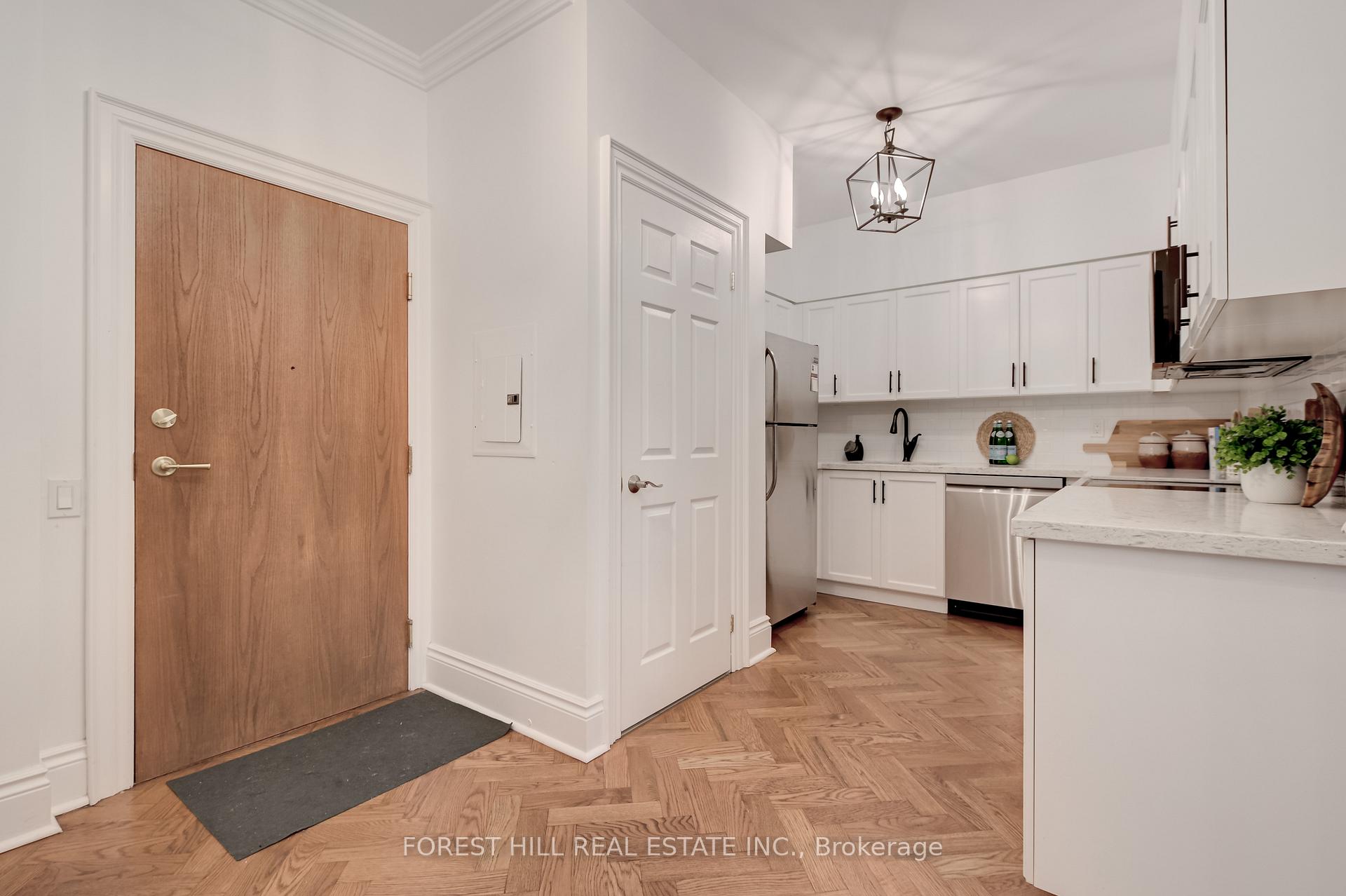 Photo 3 of Unit 307, 120 Lombard Street, Toronto, Church-Yonge Corridor — HOMEH