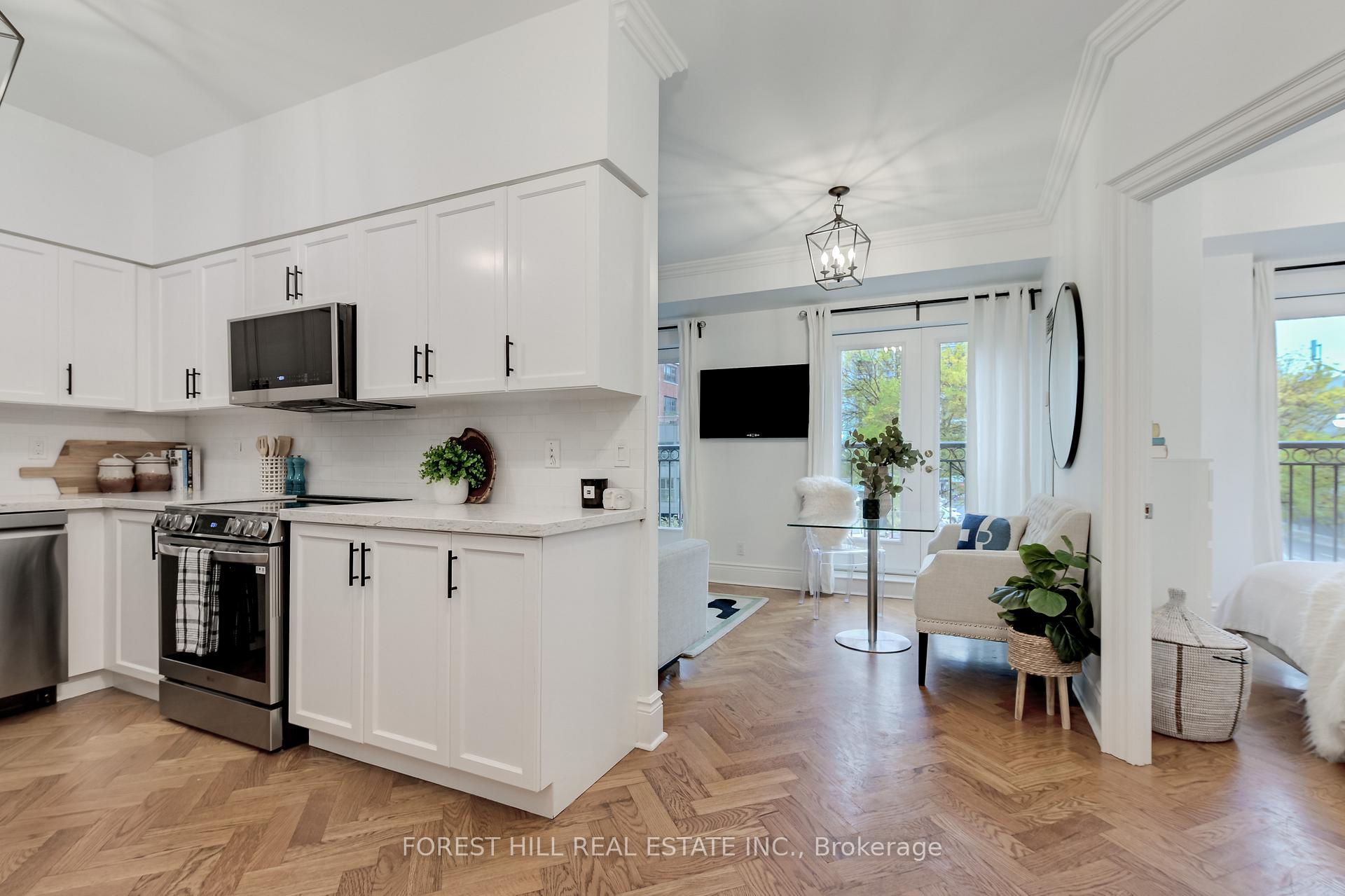 Photo 6 of Unit 307, 120 Lombard Street, Toronto, Church-Yonge Corridor — HOMEH