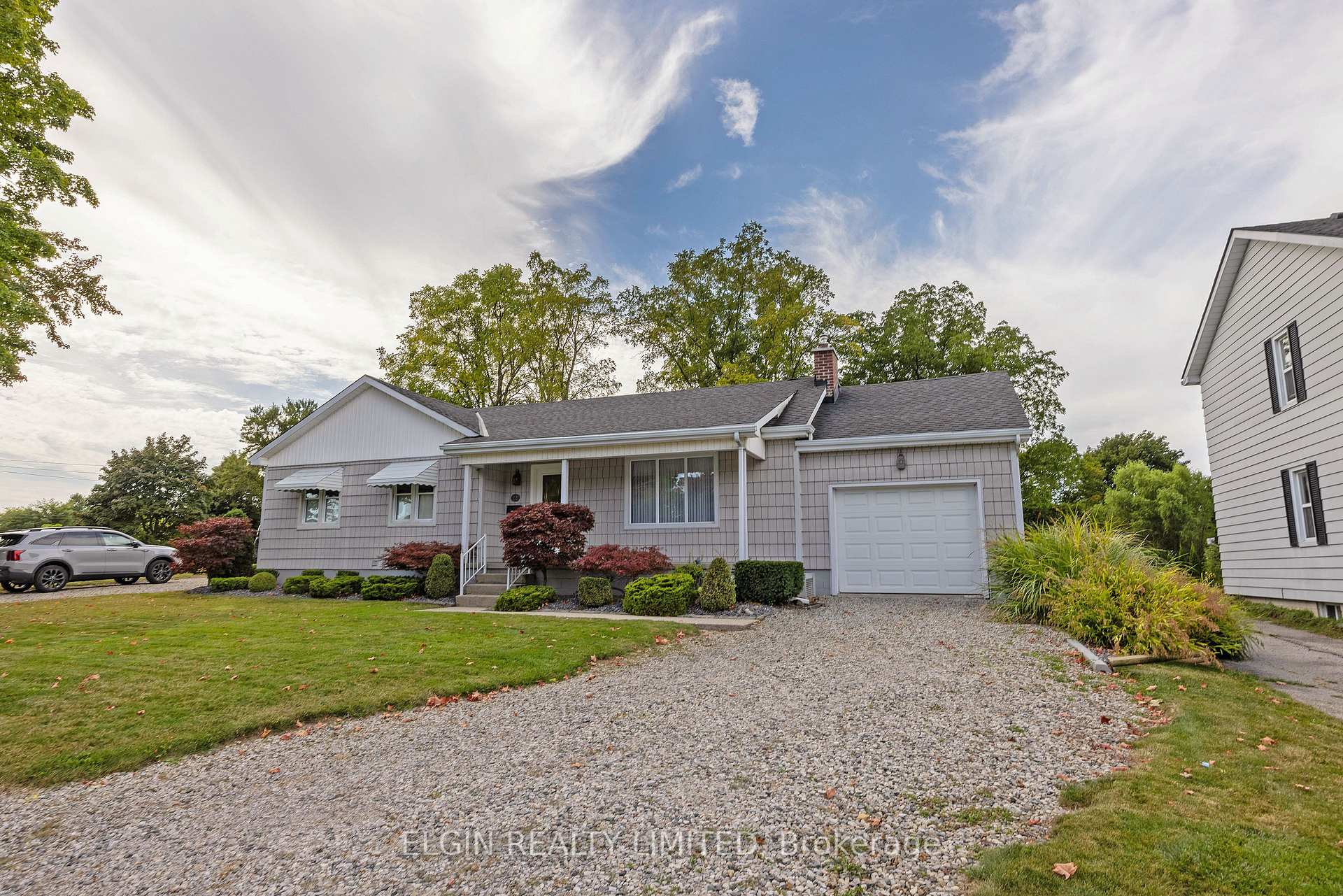 Photo 2 of 22 Fairview Avenue, St. Thomas — HOMEH