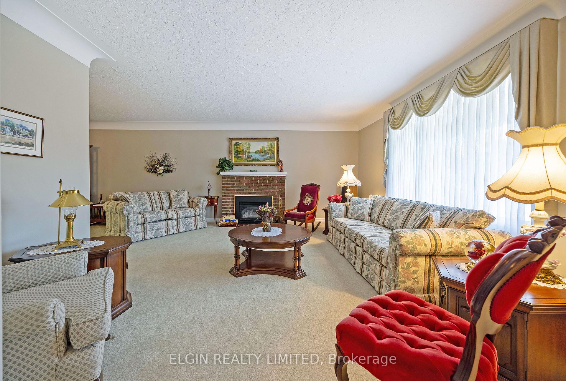 Photo 6 of 22 Fairview Avenue, St. Thomas — HOMEH