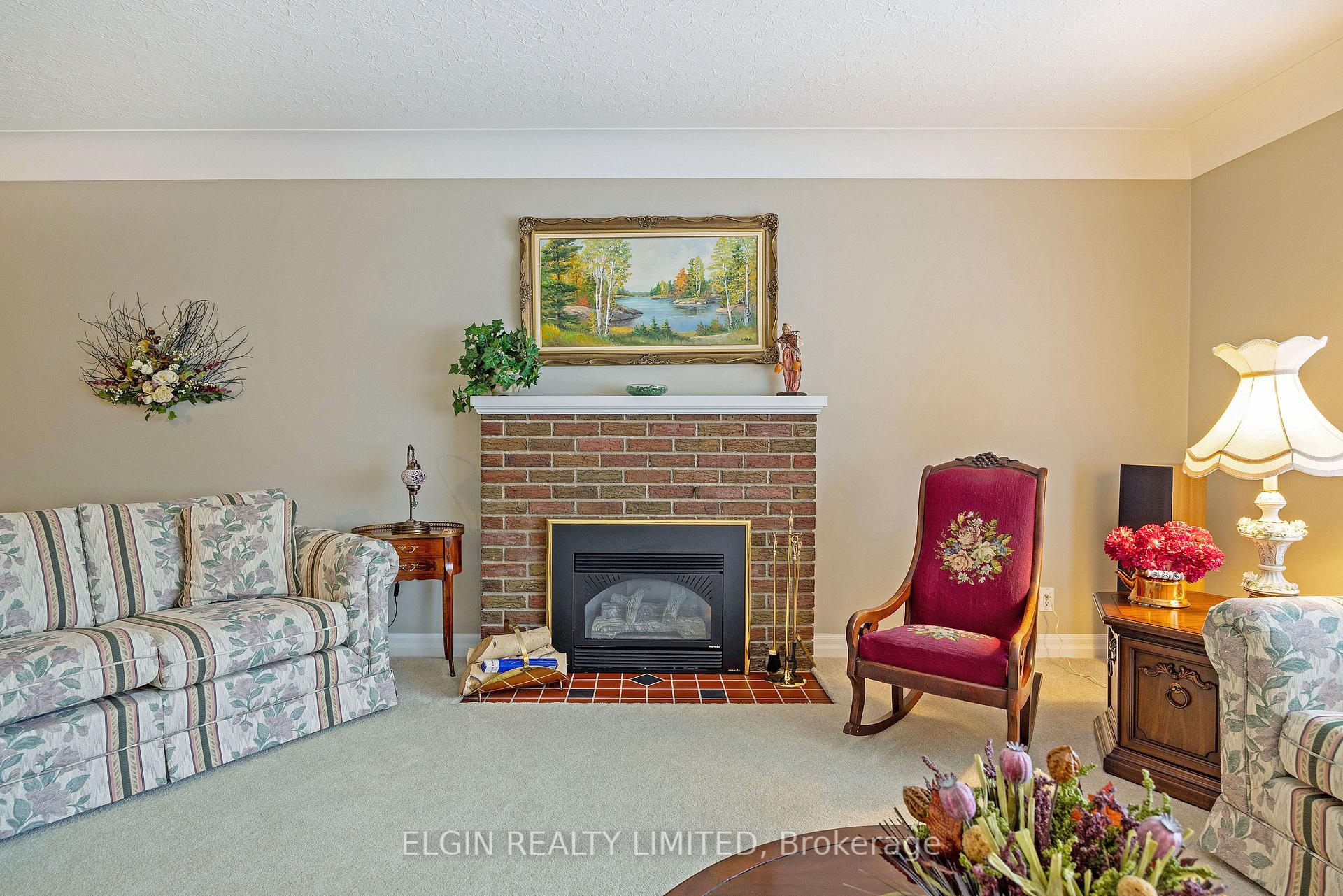 Photo 7 of 22 Fairview Avenue, St. Thomas — HOMEH