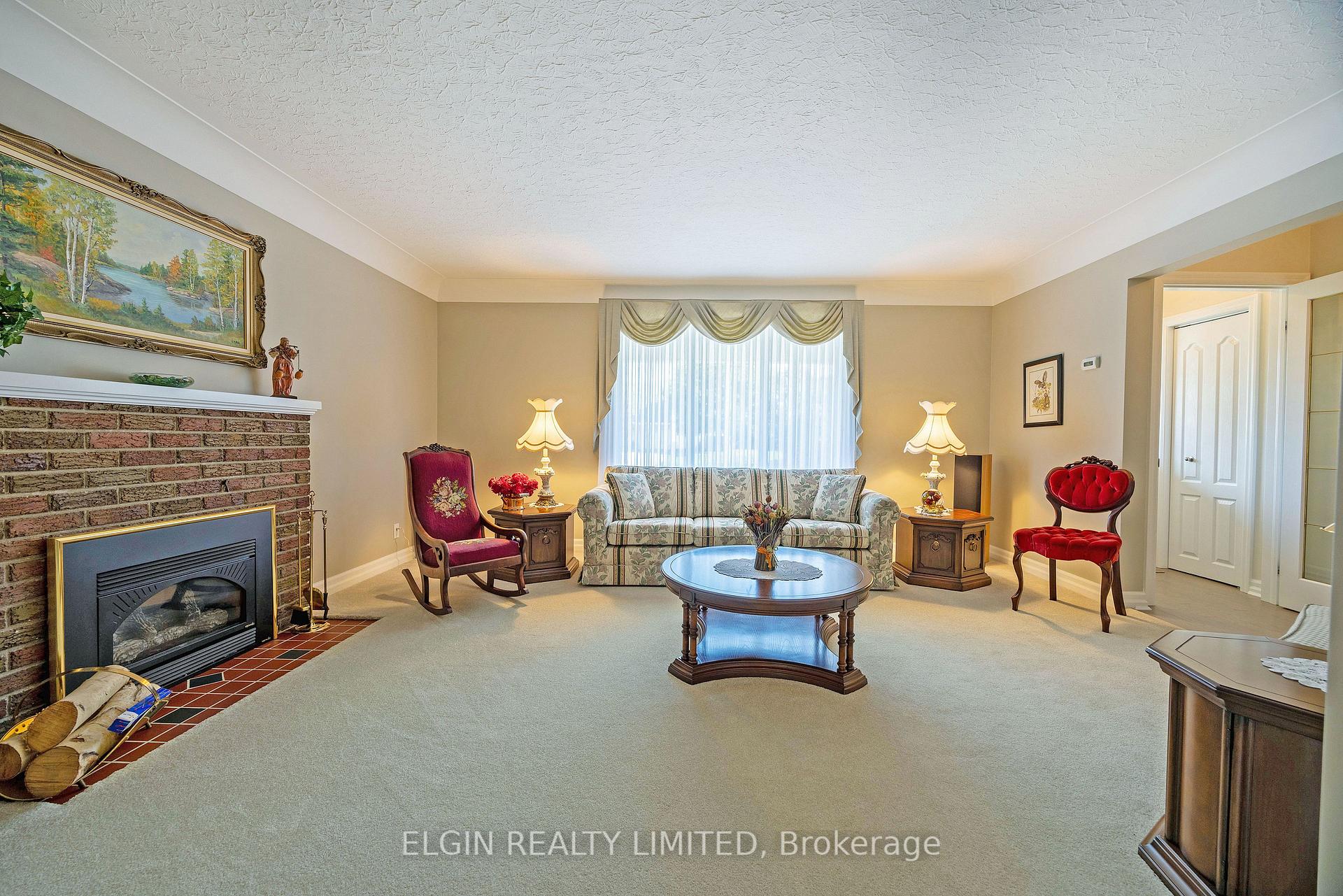 Photo 8 of 22 Fairview Avenue, St. Thomas — HOMEH