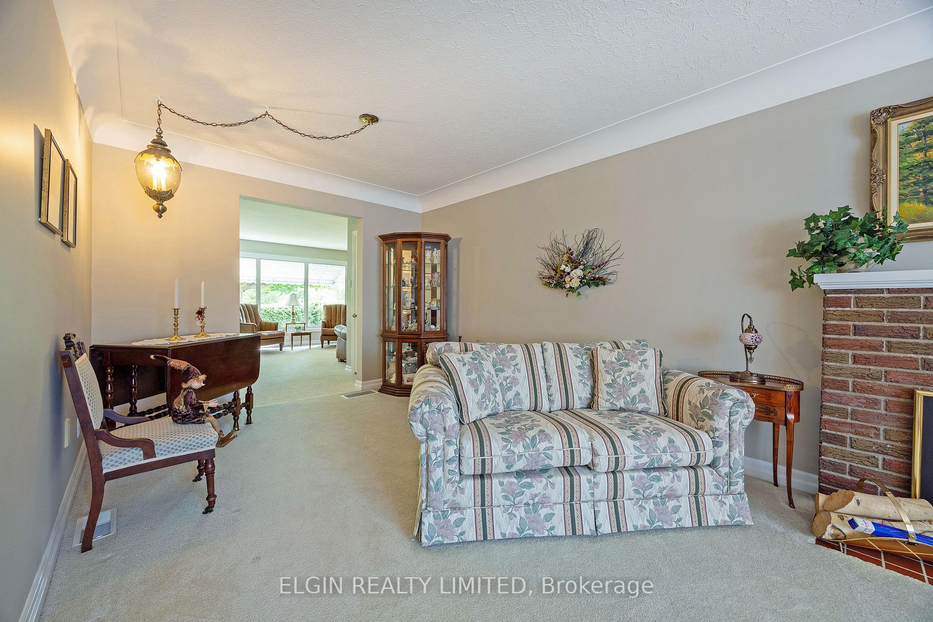 Photo 9 of 22 Fairview Avenue, St. Thomas — HOMEH