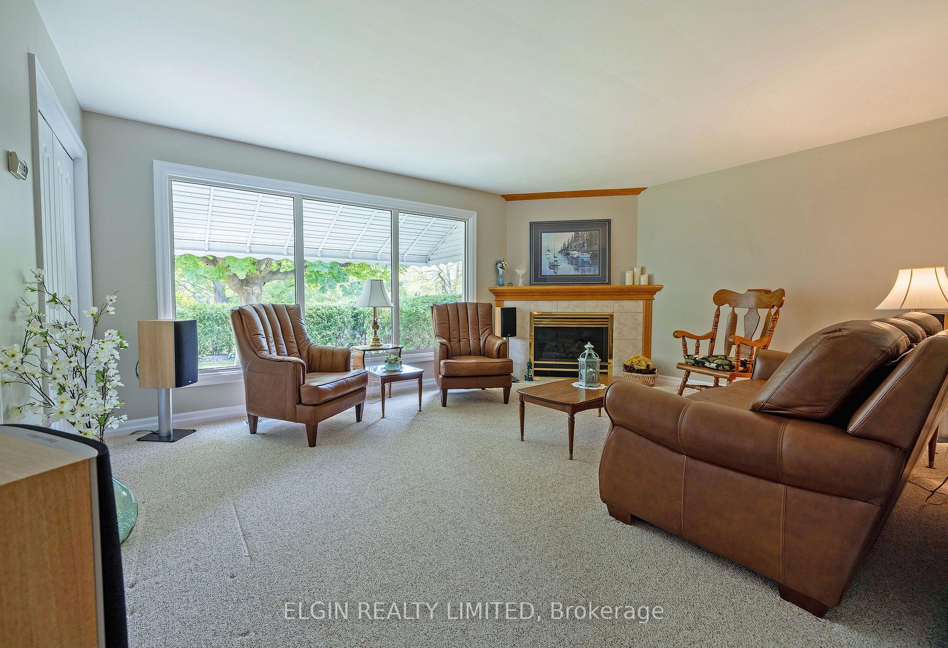 Photo 11 of 22 Fairview Avenue, St. Thomas — HOMEH