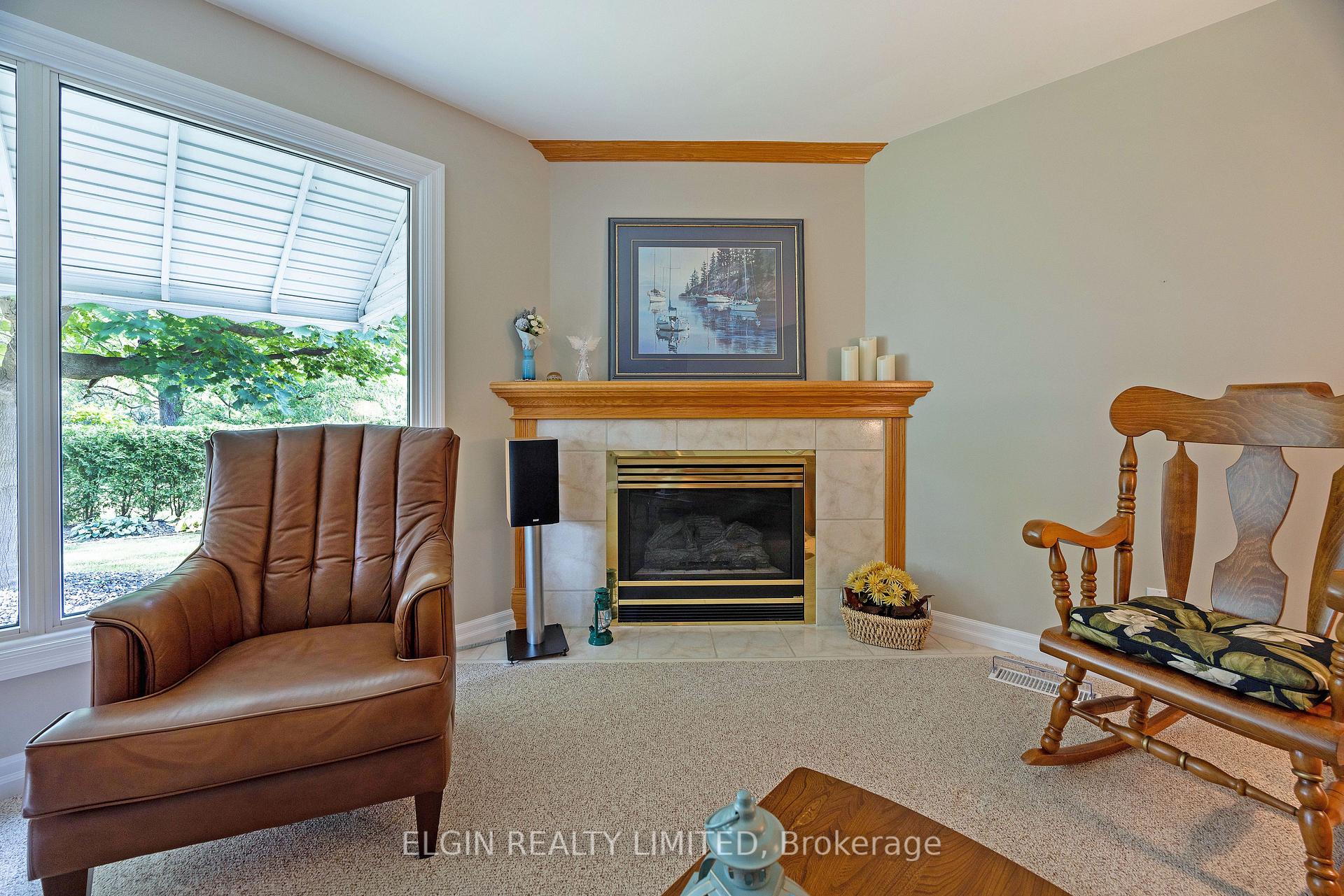 Photo 12 of 22 Fairview Avenue, St. Thomas — HOMEH