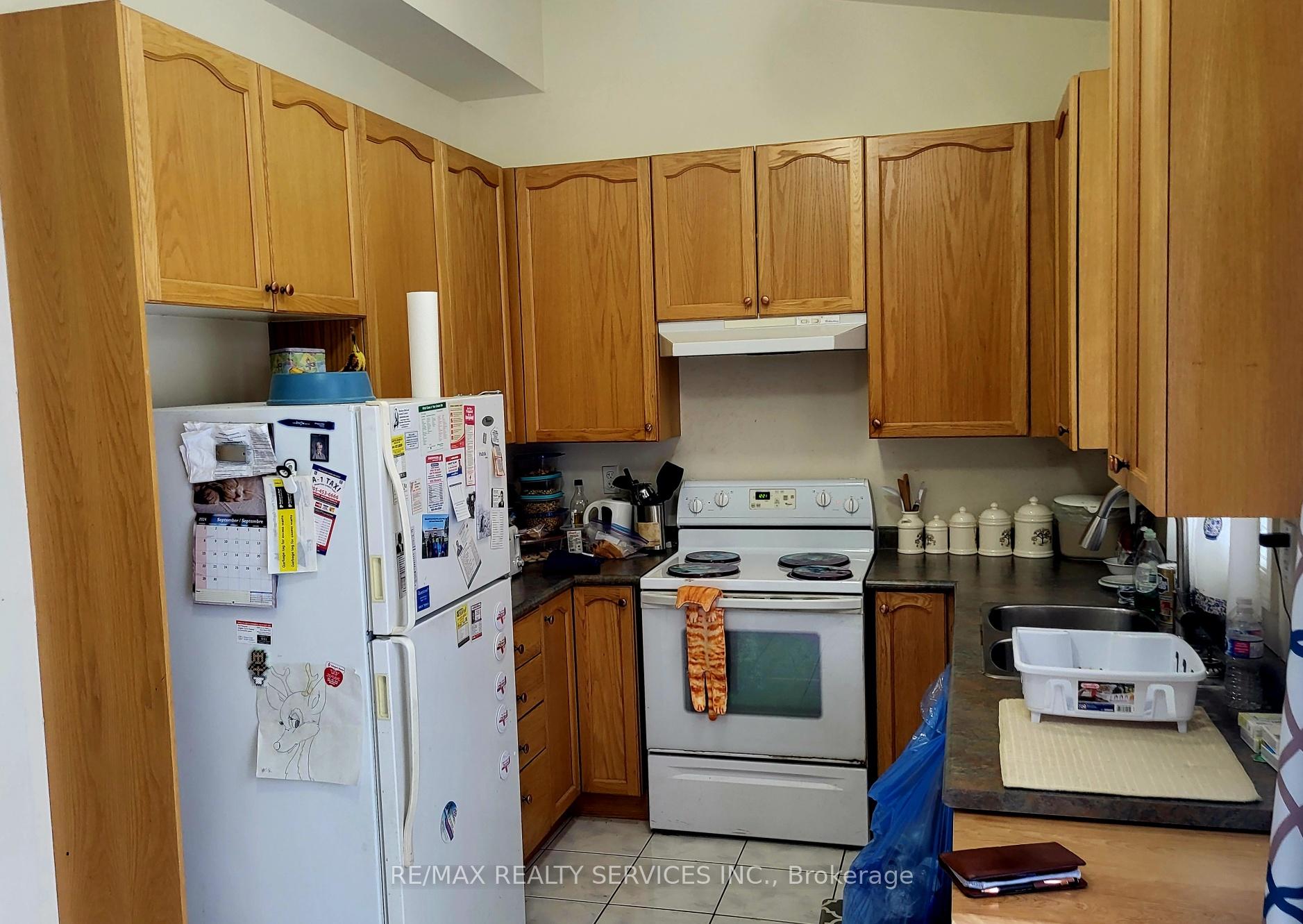 Photo 3 of 64 Harbourtown Crescent, Brampton, Madoc — HOMEH