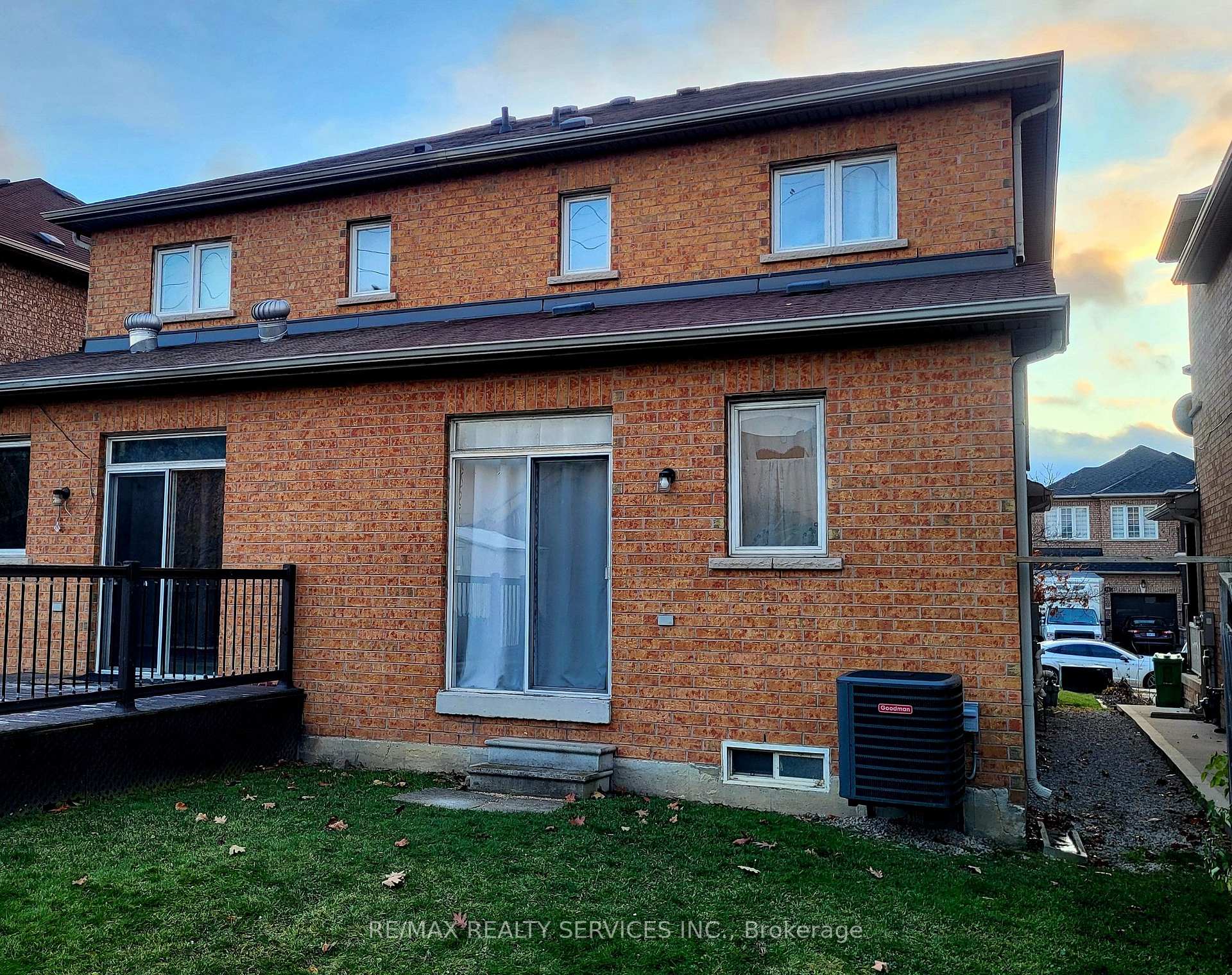Photo 10 of 64 Harbourtown Crescent, Brampton, Madoc — HOMEH