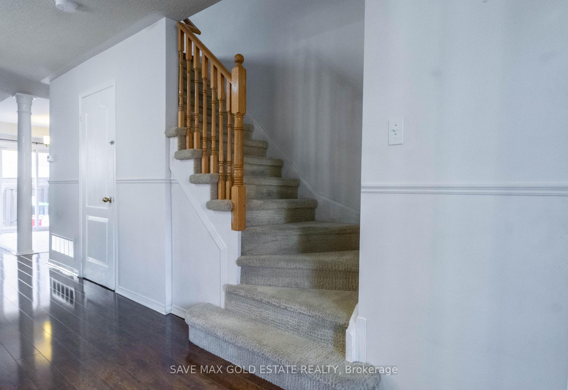Photo 8 of 75 Saintsbury Crescent, Brampton, Sandringham-Wellington — HOMEH