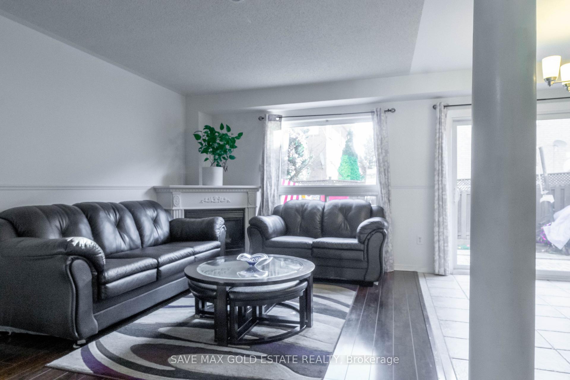 Photo 9 of 75 Saintsbury Crescent, Brampton, Sandringham-Wellington — HOMEH