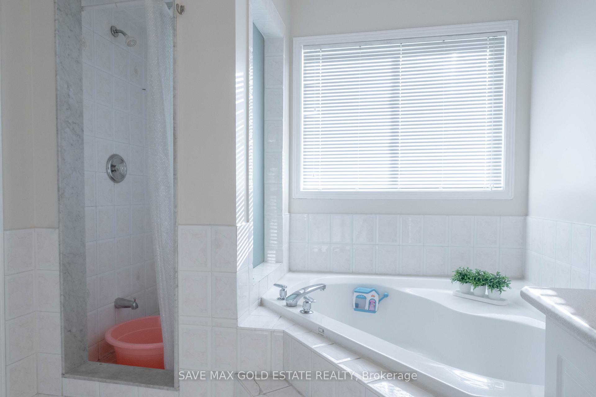 Photo 20 of 75 Saintsbury Crescent, Brampton, Sandringham-Wellington — HOMEH