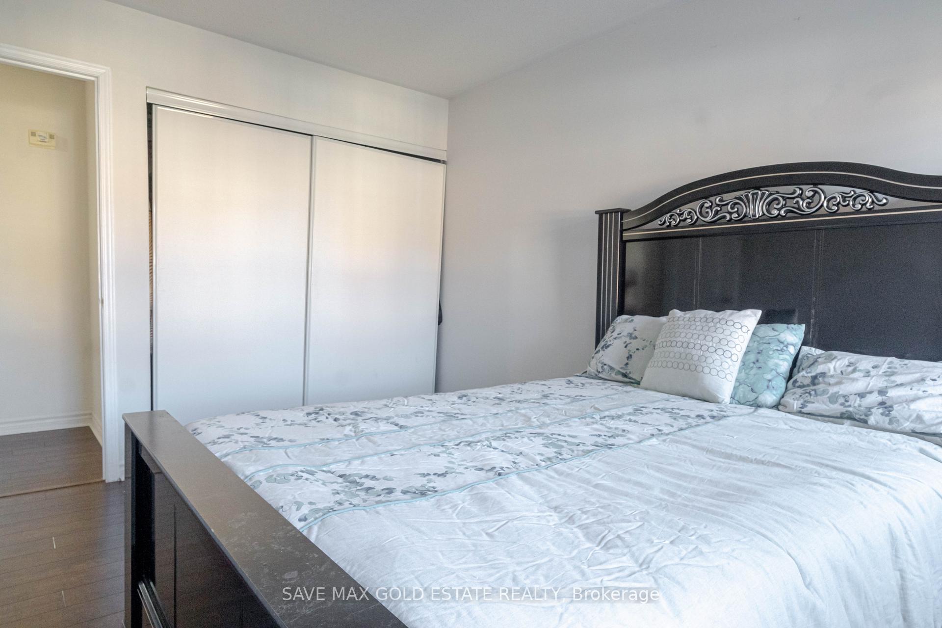 Photo 21 of 75 Saintsbury Crescent, Brampton, Sandringham-Wellington — HOMEH