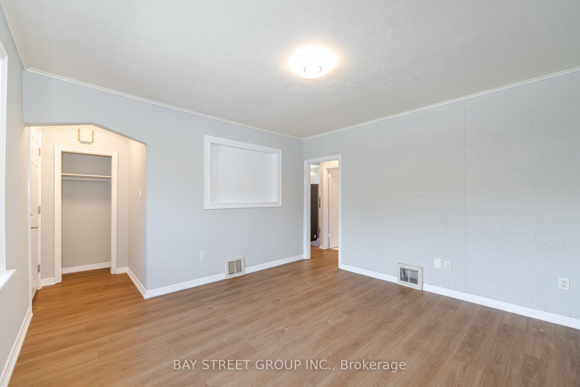 Photo 5 of 81 East 11th Street, Hamilton, Inch Park — HOMEH