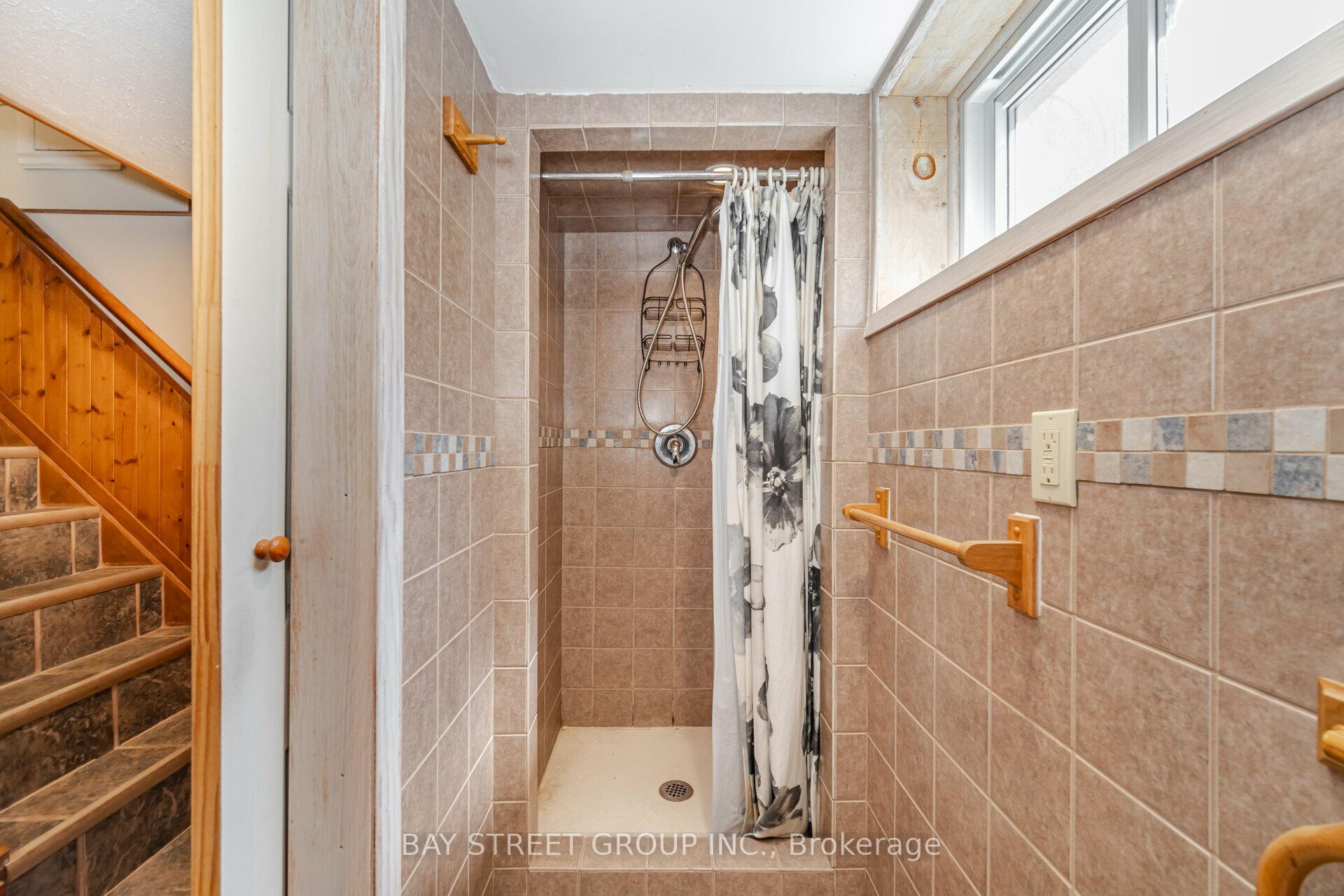 Photo 56 of 81 East 11th Street, Hamilton, Inch Park — HOMEH