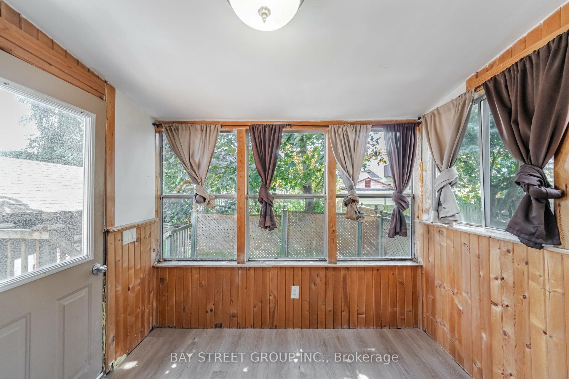 Photo 33 of 81 East 11th Street, Hamilton, Inch Park — HOMEH
