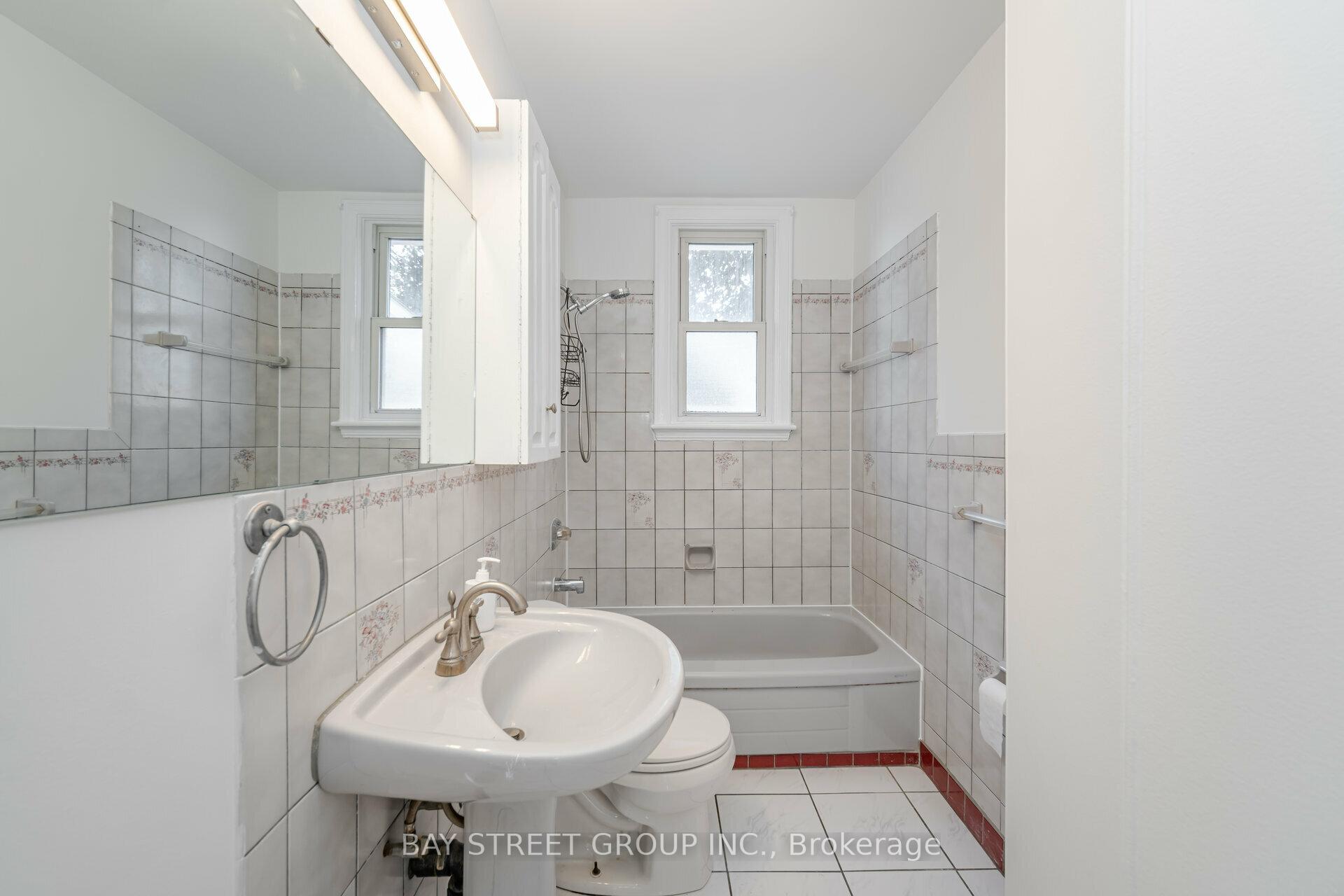 Photo 37 of 81 East 11th Street, Hamilton, Inch Park — HOMEH