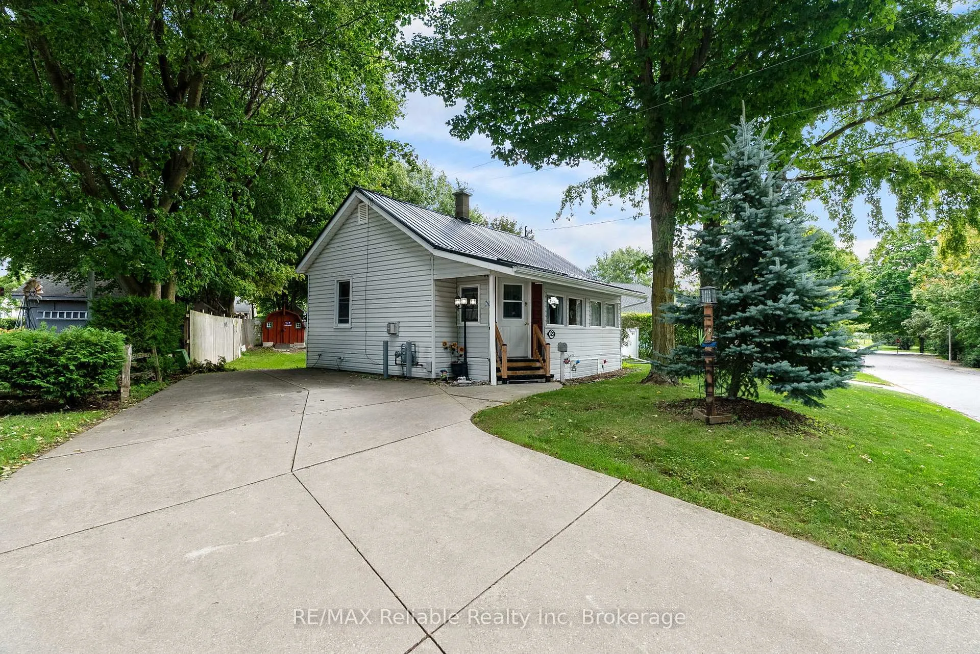 Photo 2 of 125 North Street S, Central Huron, Clinton — HOMEH
