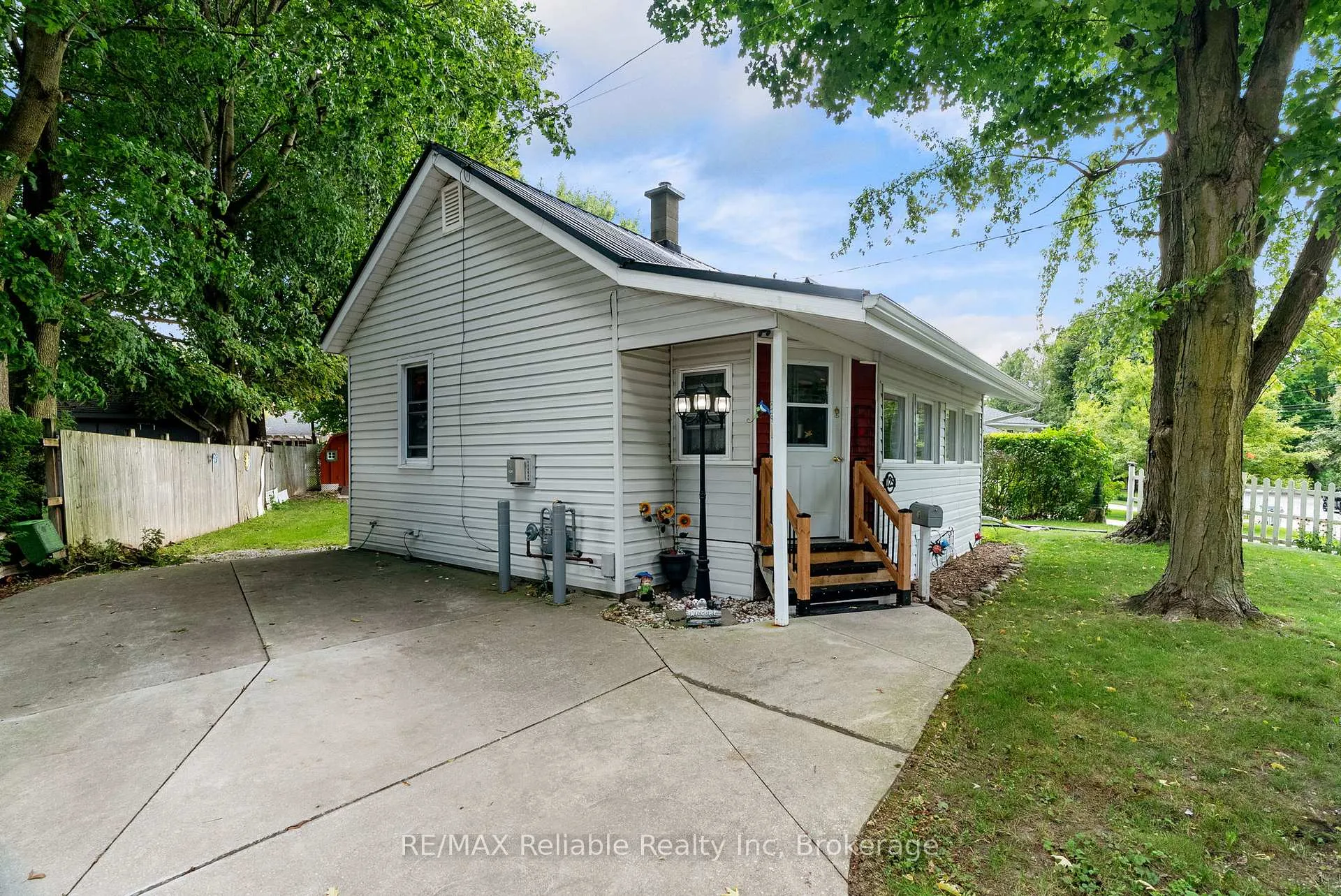 Photo 3 of 125 North Street S, Central Huron, Clinton — HOMEH
