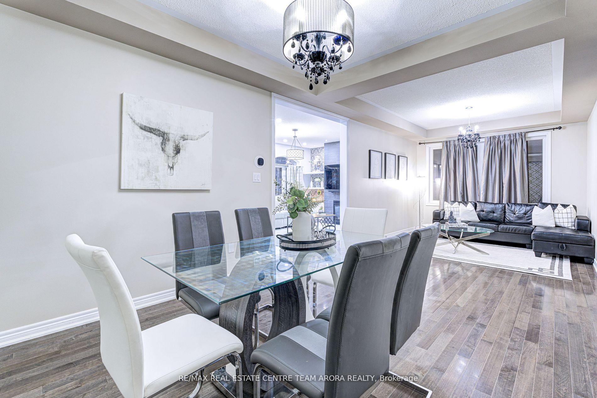 Photo 7 of 17 Junetown Circle, Brampton, Credit Valley — HOMEH