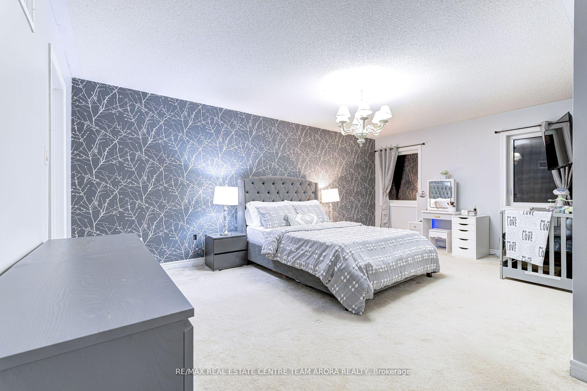 Photo 19 of 17 Junetown Circle, Brampton, Credit Valley — HOMEH