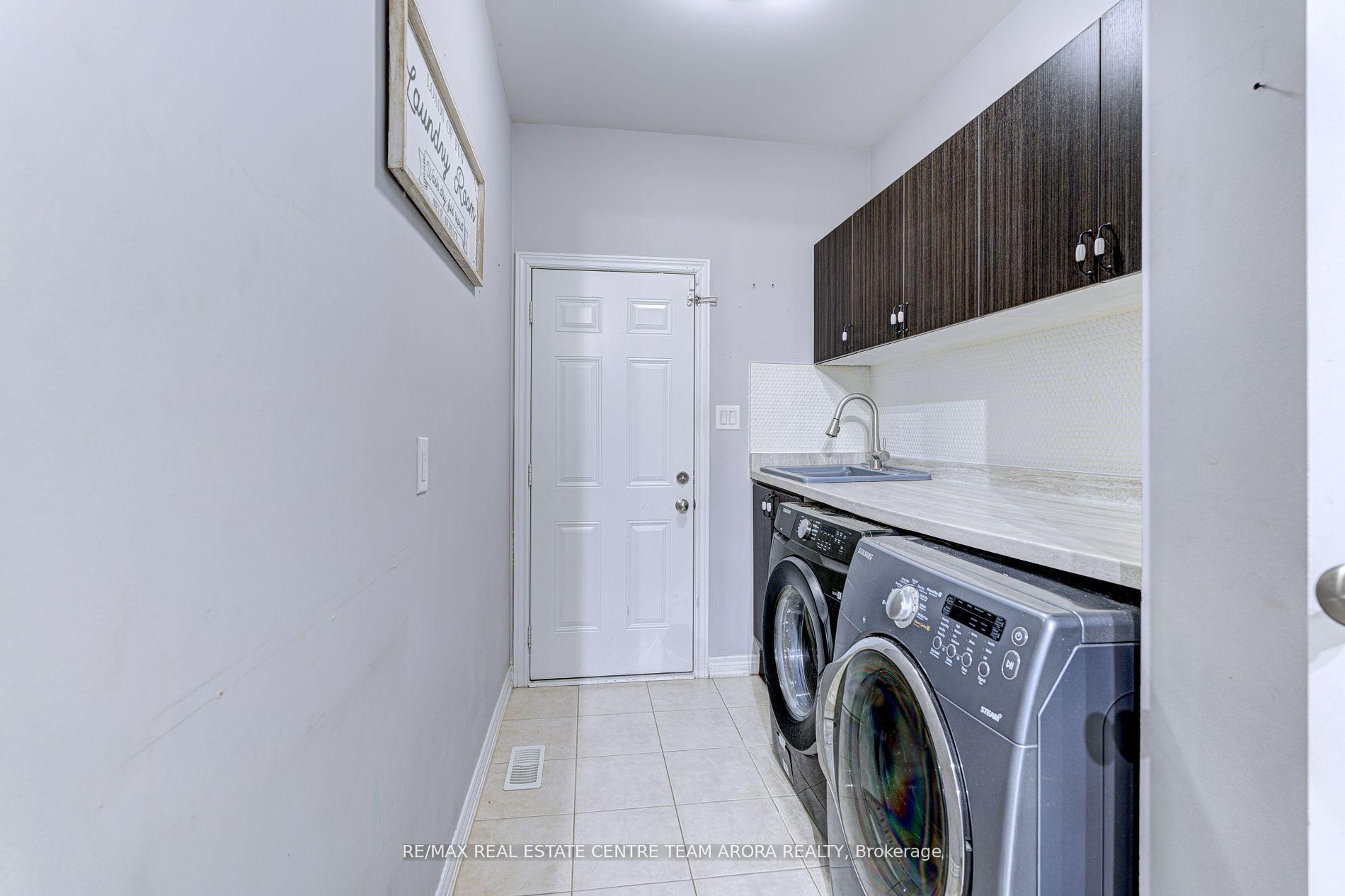 Photo 33 of 17 Junetown Circle, Brampton, Credit Valley — HOMEH