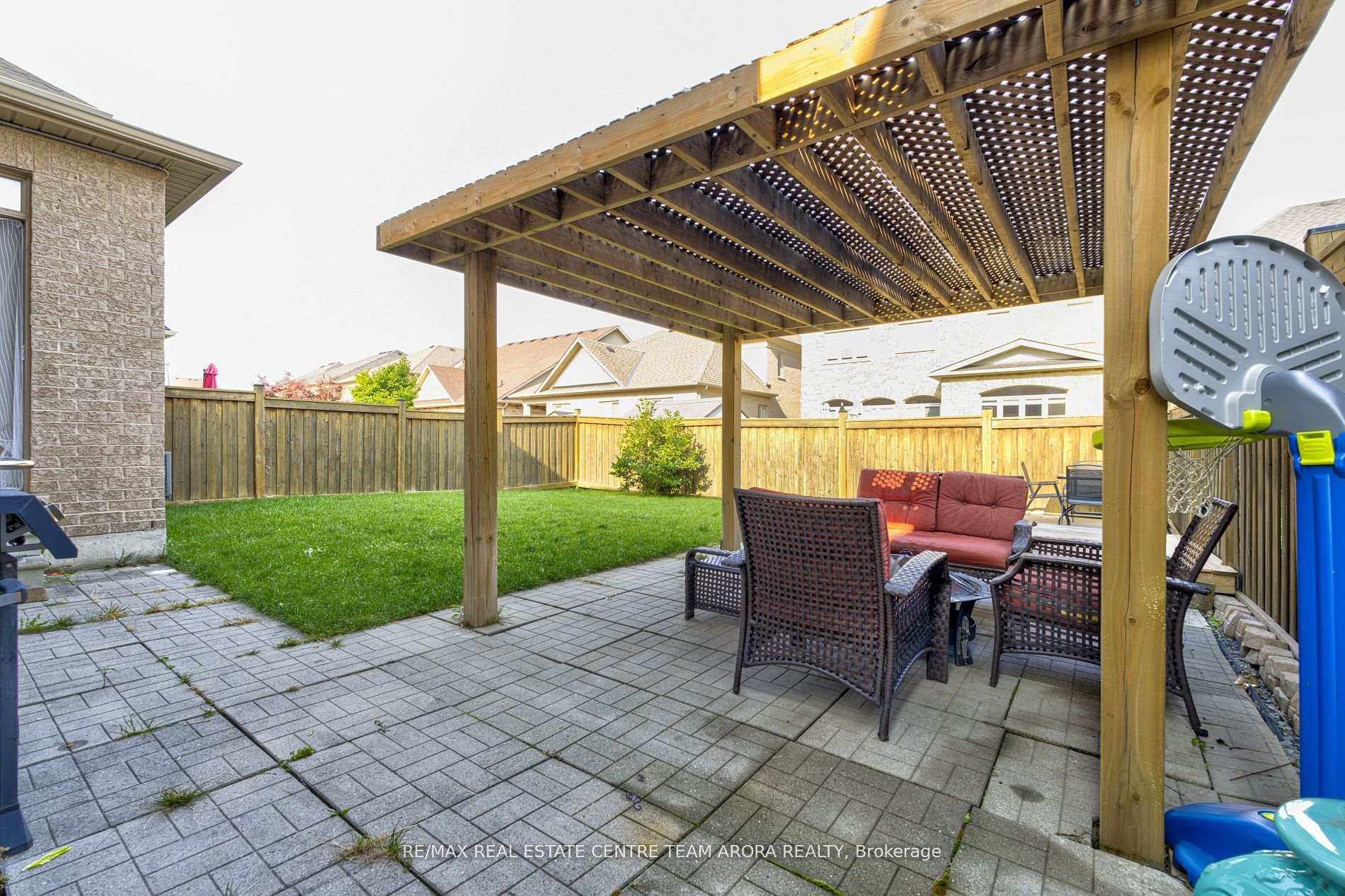 Photo 34 of 17 Junetown Circle, Brampton, Credit Valley — HOMEH