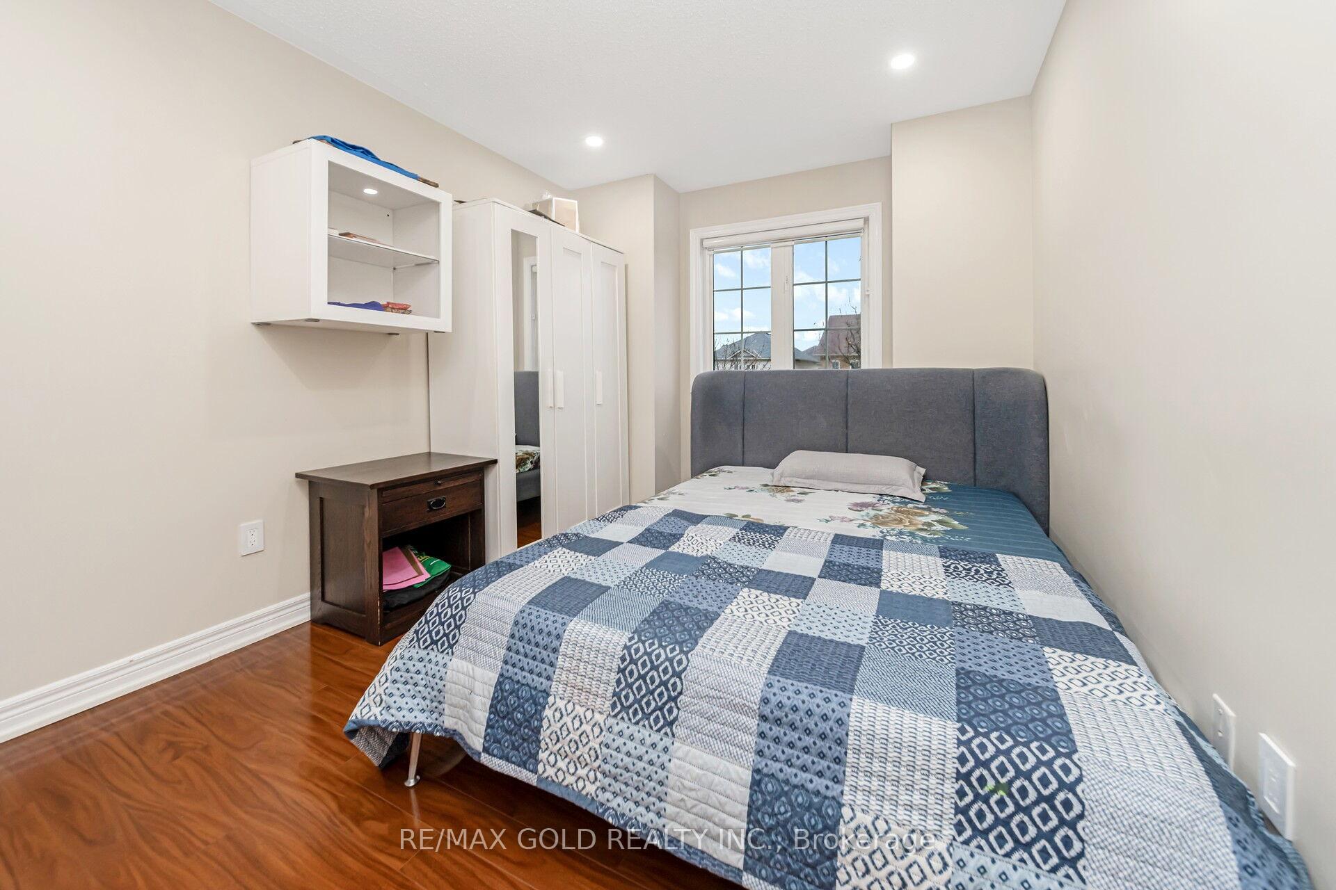 Photo 16 of 27 Ridgemore Crescent S, Brampton, Fletcher's Meadow — HOMEH