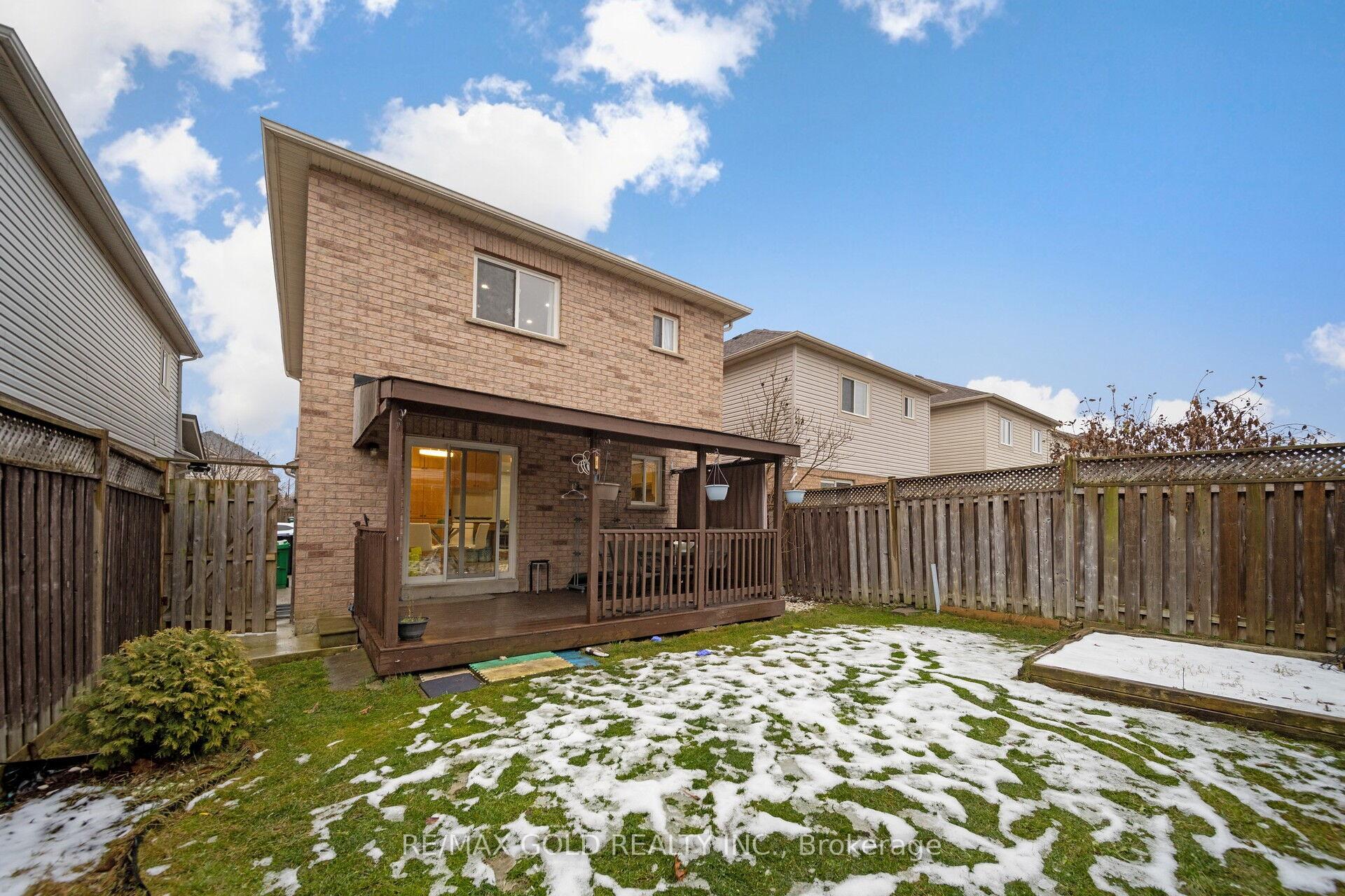 Photo 17 of 27 Ridgemore Crescent S, Brampton, Fletcher's Meadow — HOMEH