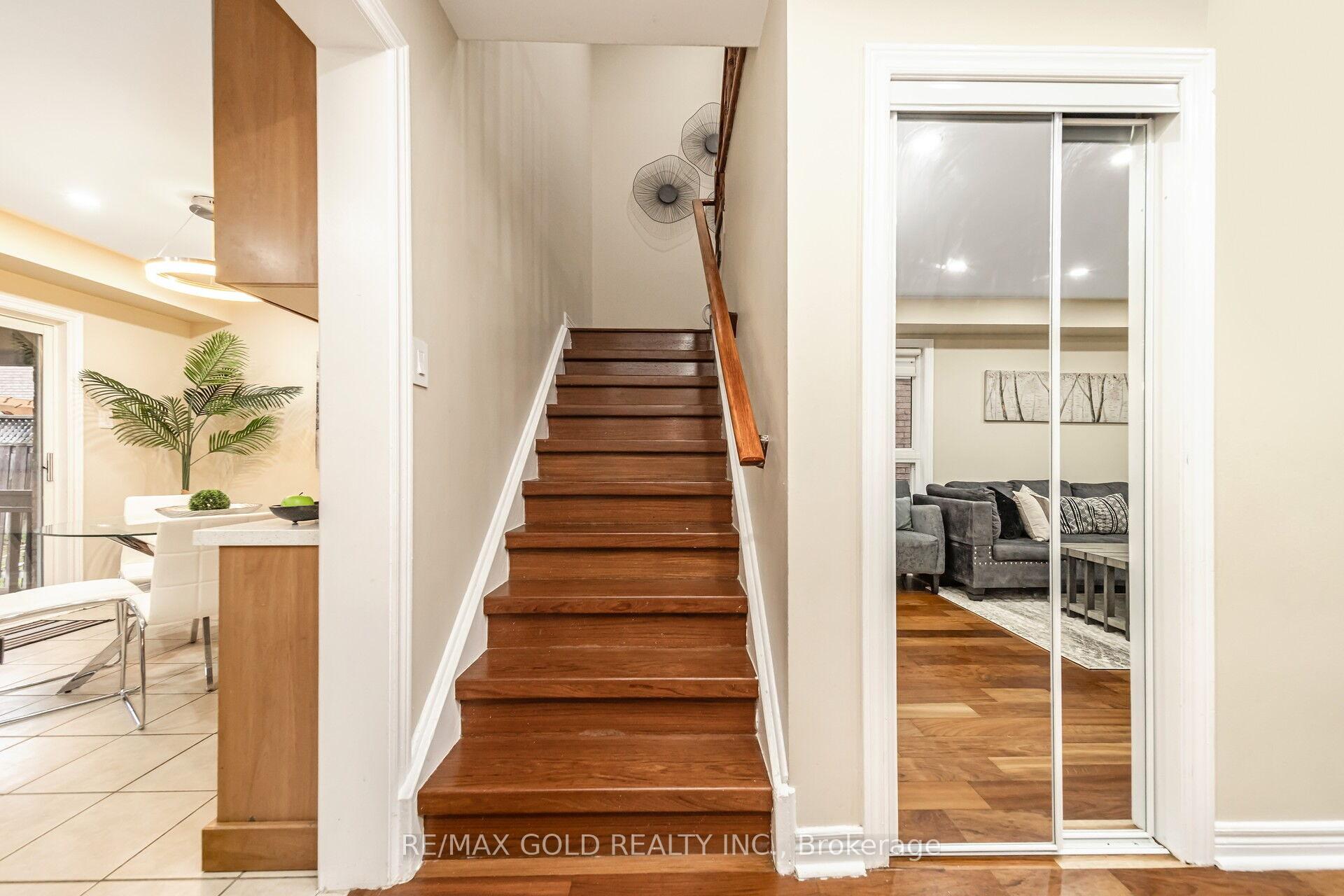 Photo 20 of 27 Ridgemore Crescent S, Brampton, Fletcher's Meadow — HOMEH