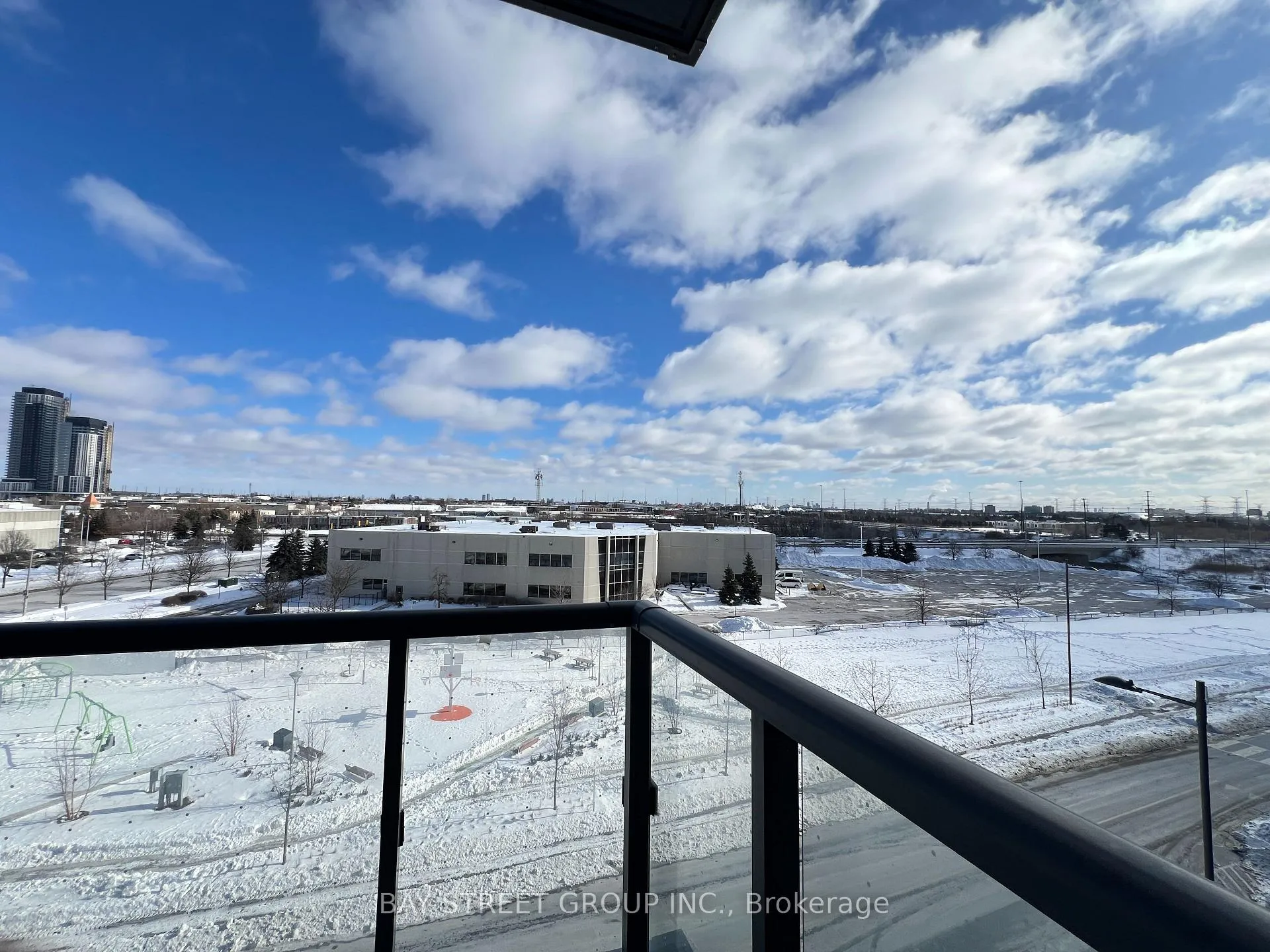Photo 7 of Unit 511, 60 Honeycrisp Crescent, Vaughan, Vaughan Corporate Centre — HOMEH