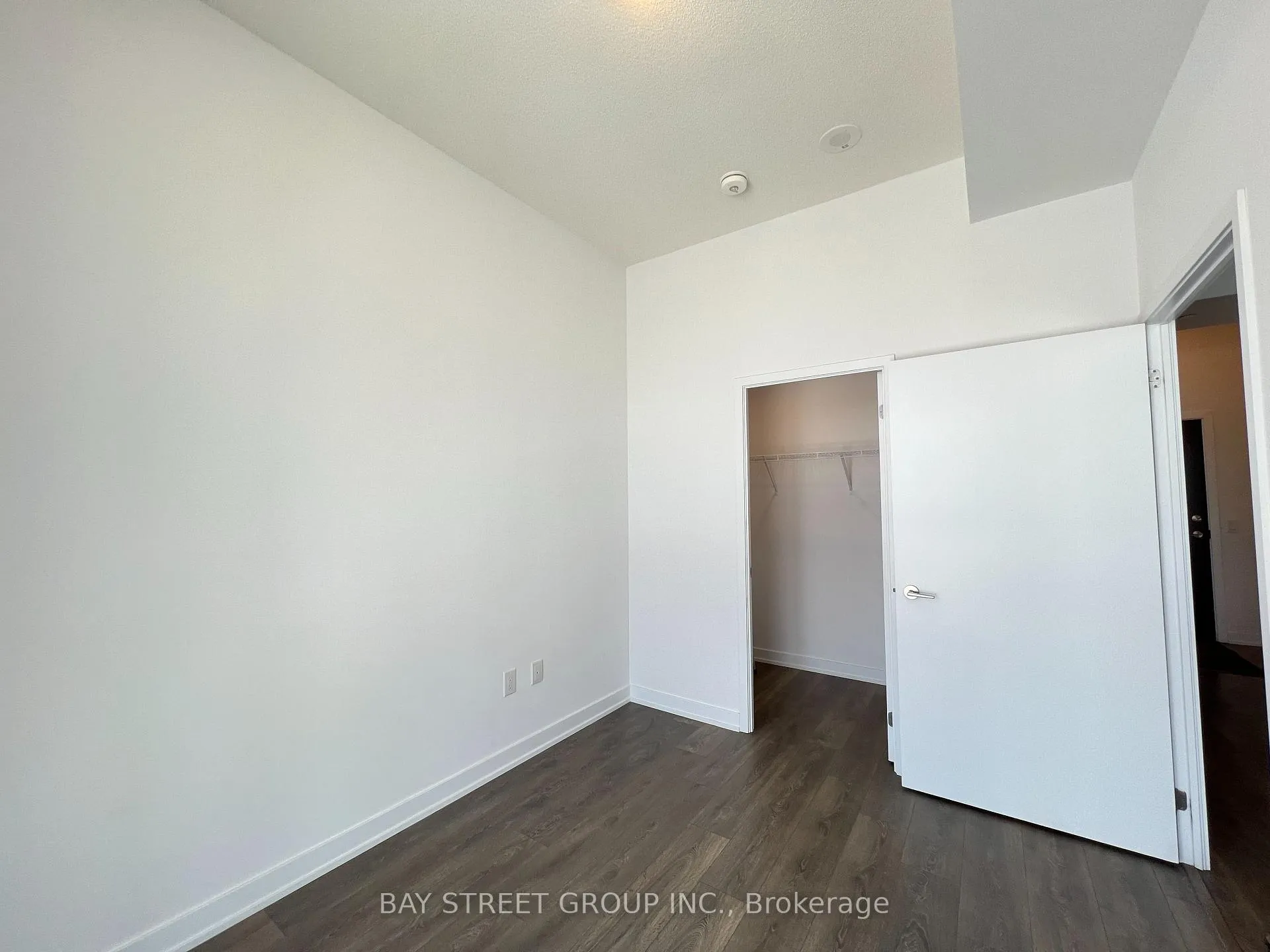 Photo 11 of Unit 511, 60 Honeycrisp Crescent, Vaughan, Vaughan Corporate Centre — HOMEH