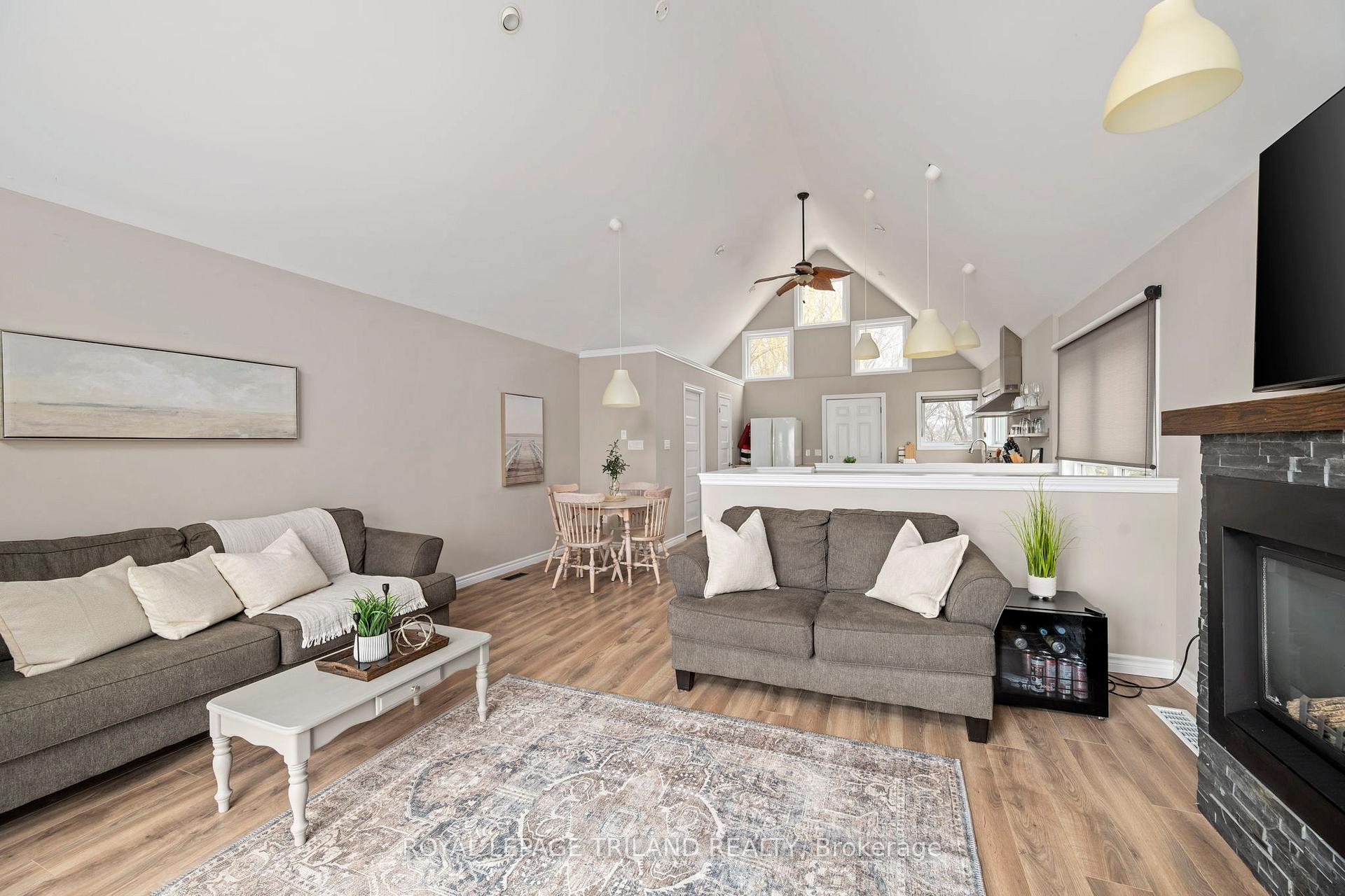 Photo 12 of 387 Front Street, Central Elgin, Port Stanley — HOMEH