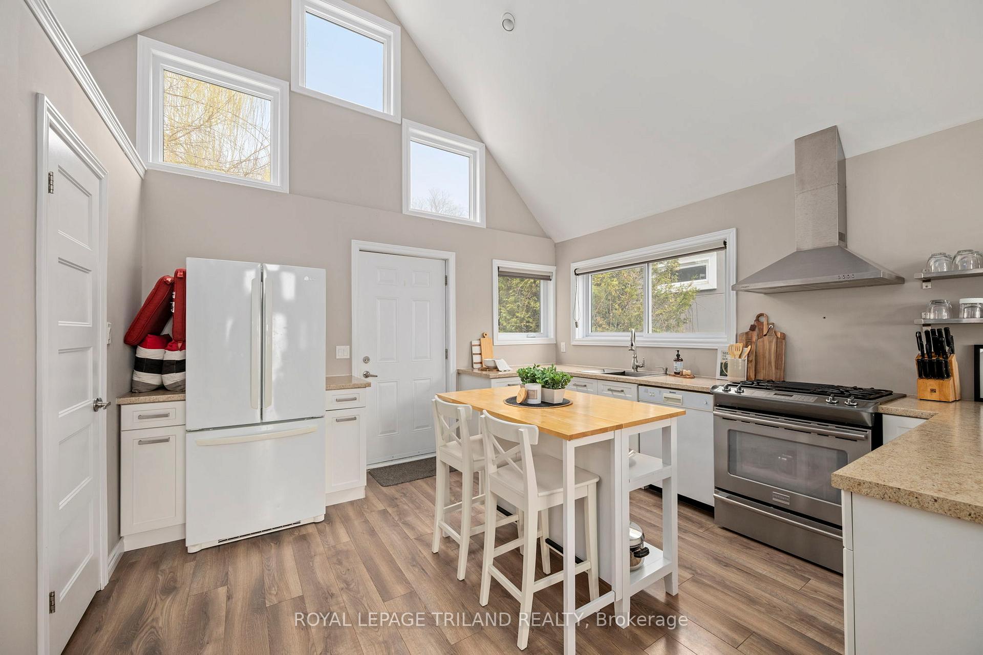 Photo 18 of 387 Front Street, Central Elgin, Port Stanley — HOMEH