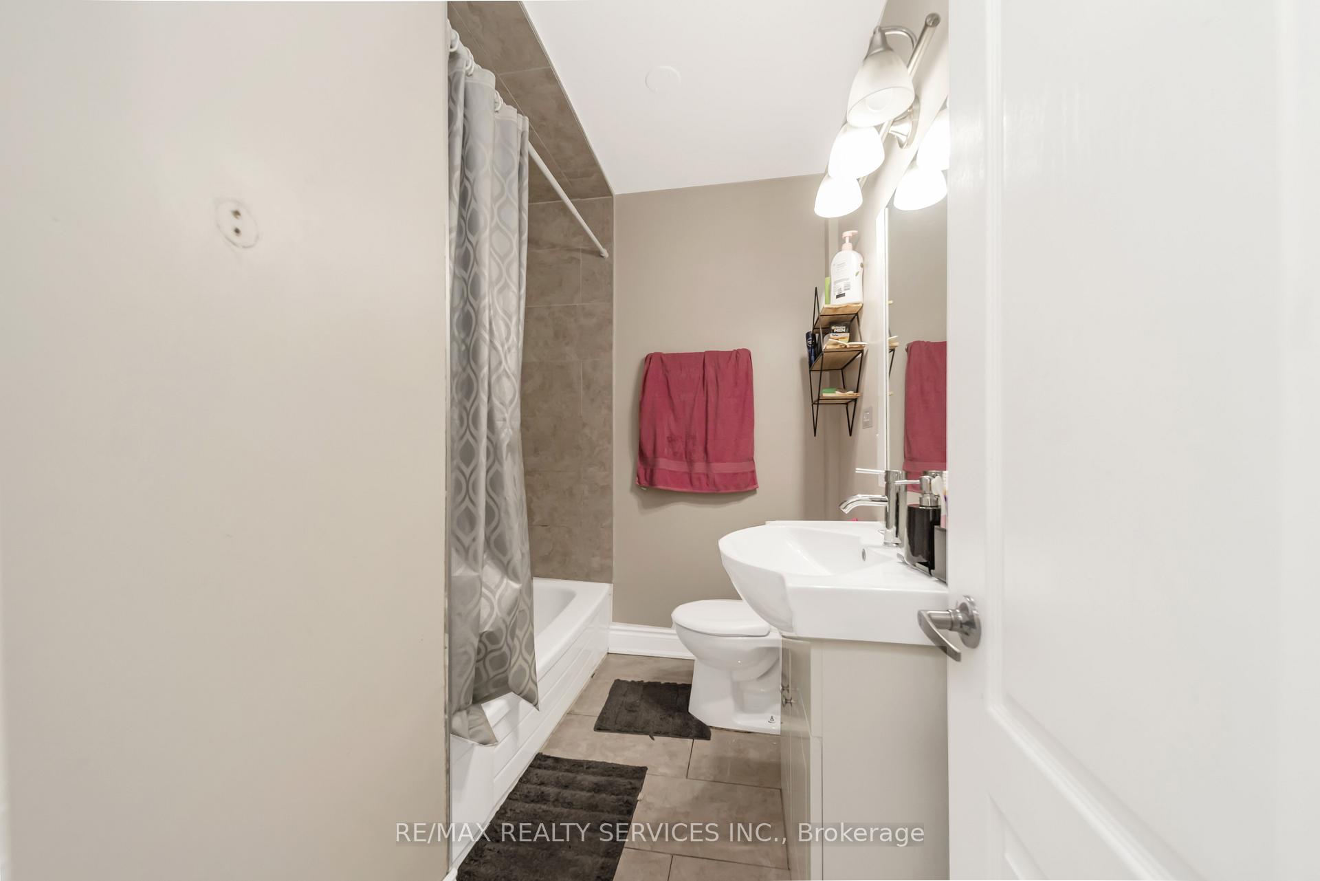 Photo 12 of 26 Windermere Court, Brampton, Northwood Park — HOMEH