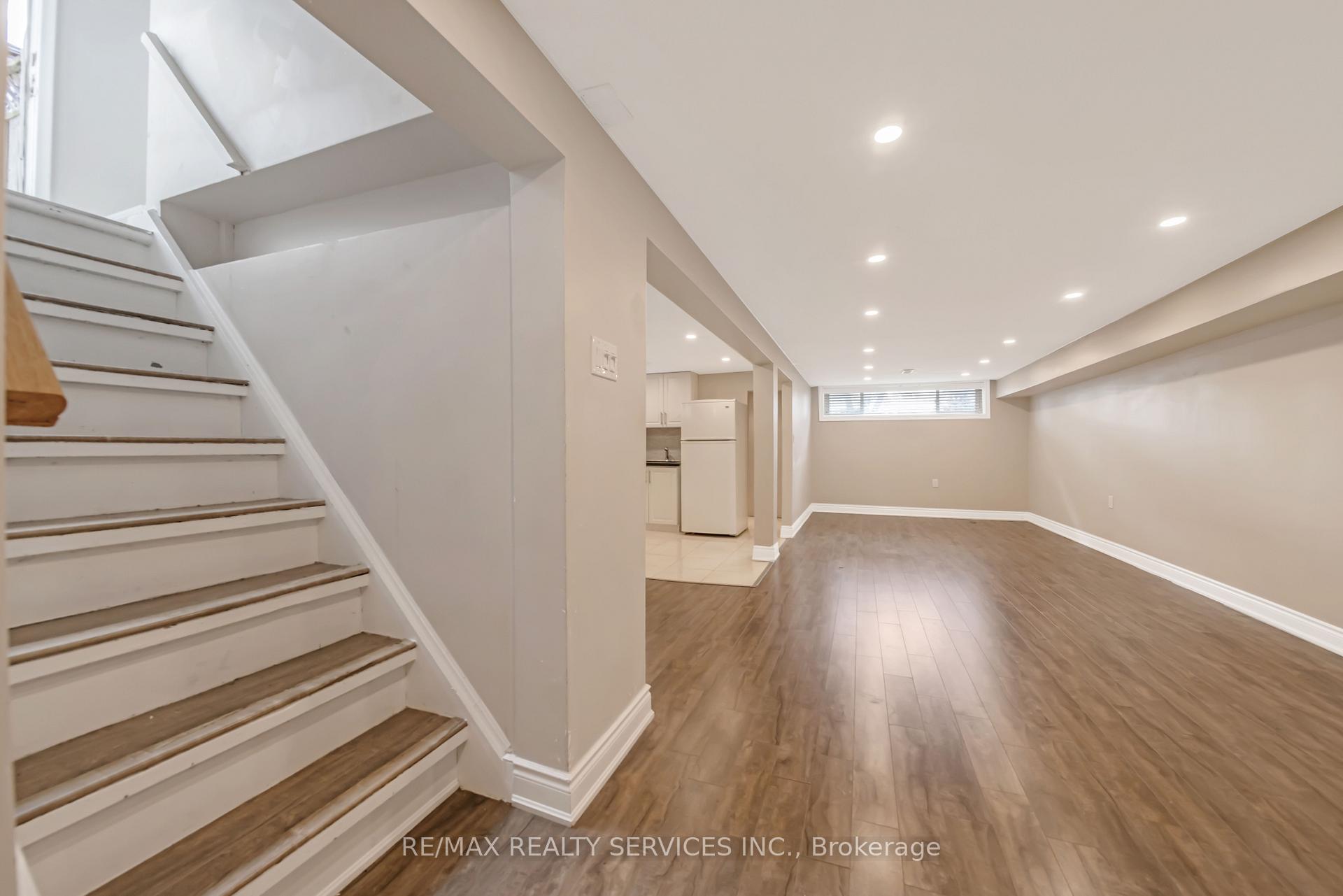 Photo 20 of 26 Windermere Court, Brampton, Northwood Park — HOMEH