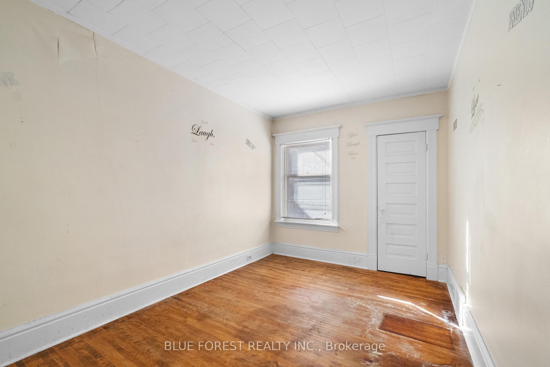 Photo 11 of 37 John Street, St. Thomas — HOMEH