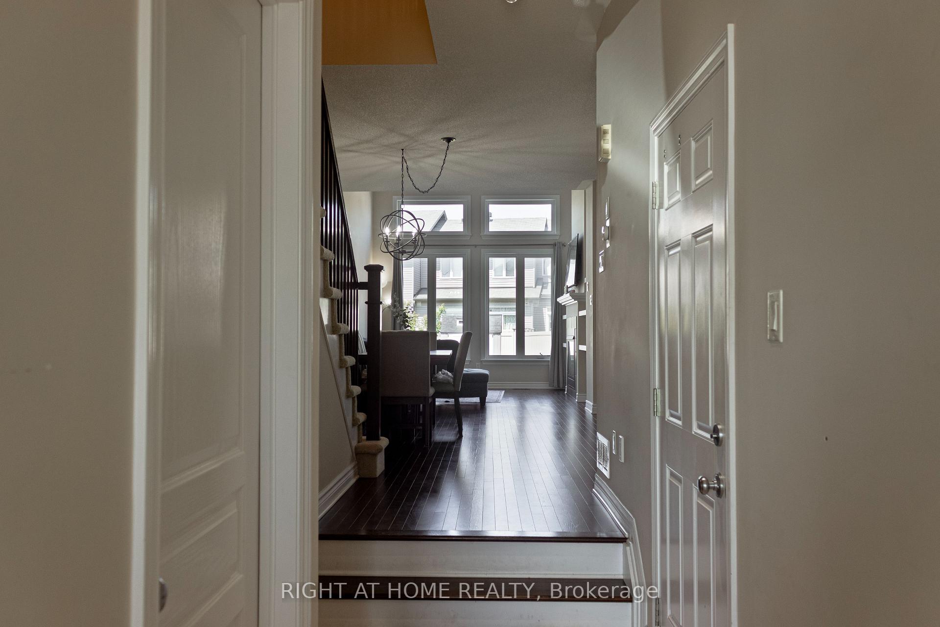 Photo 2 of 152 Popplewell Crescent, Ottawa, Barrhaven - Cedargrove/Fraserdale — HOMEH