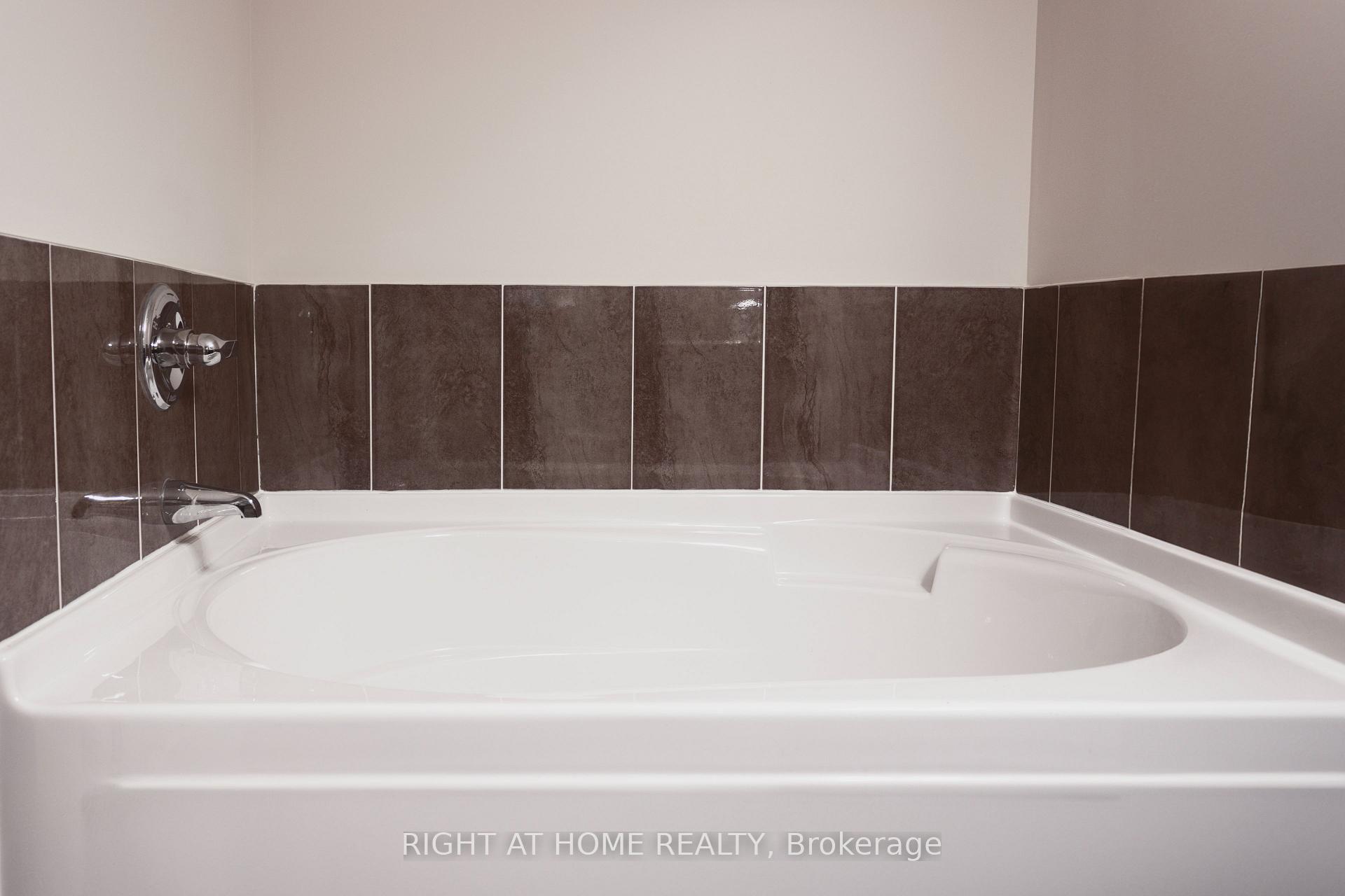 Photo 22 of 152 Popplewell Crescent, Ottawa, Barrhaven - Cedargrove/Fraserdale — HOMEH